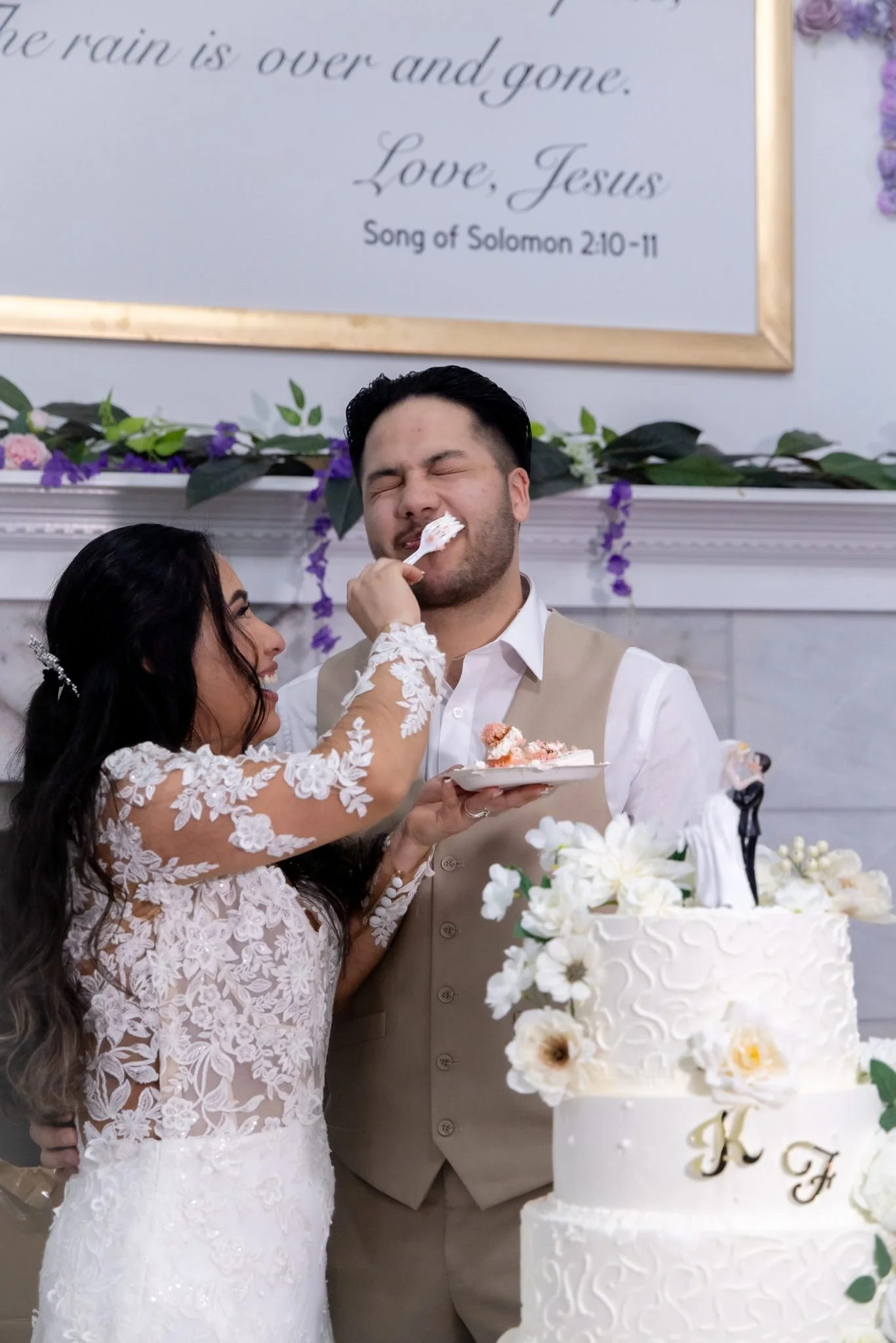 wedding-317-cake-fireplace.jpg