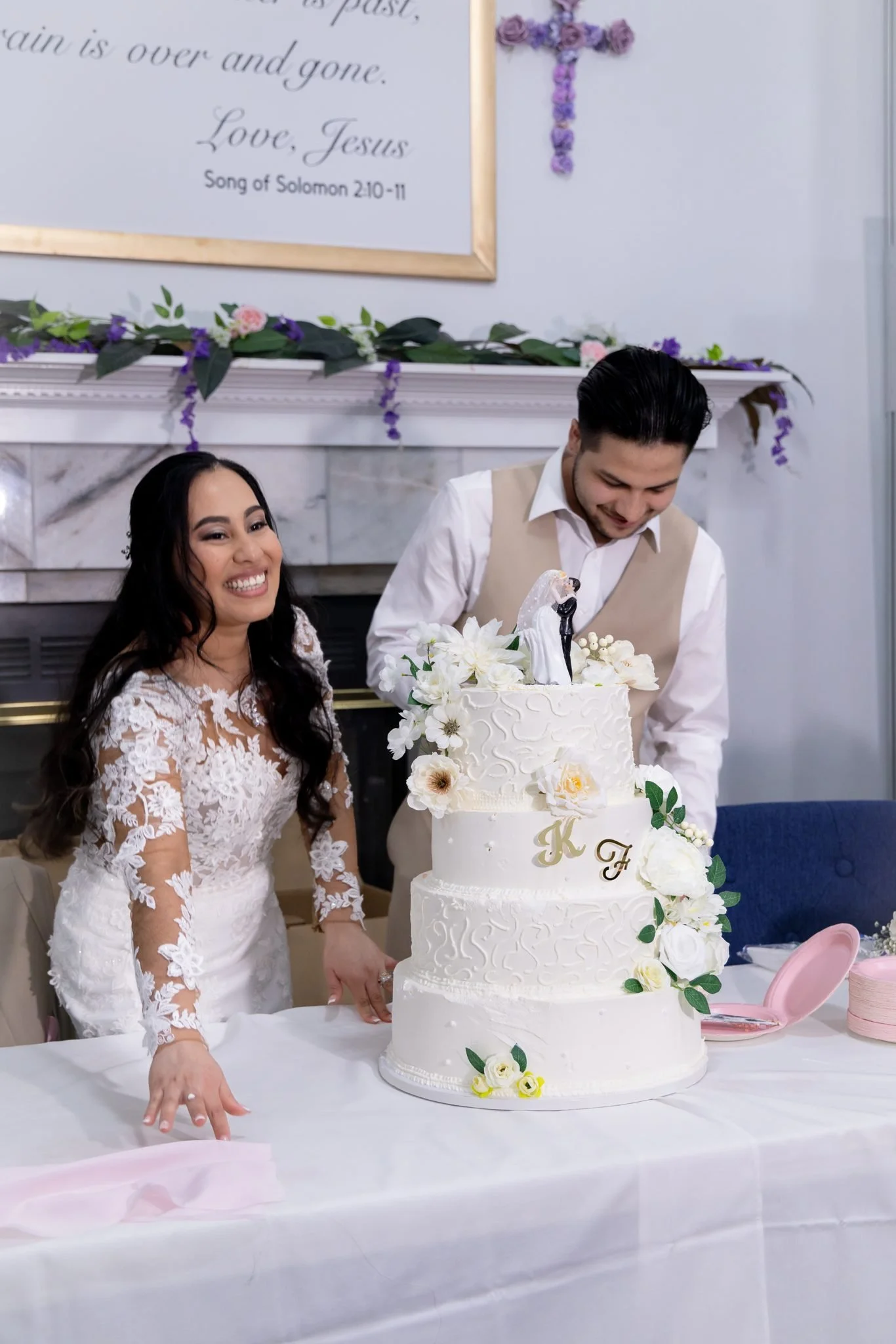 wedding-307-cake-cutting.jpg