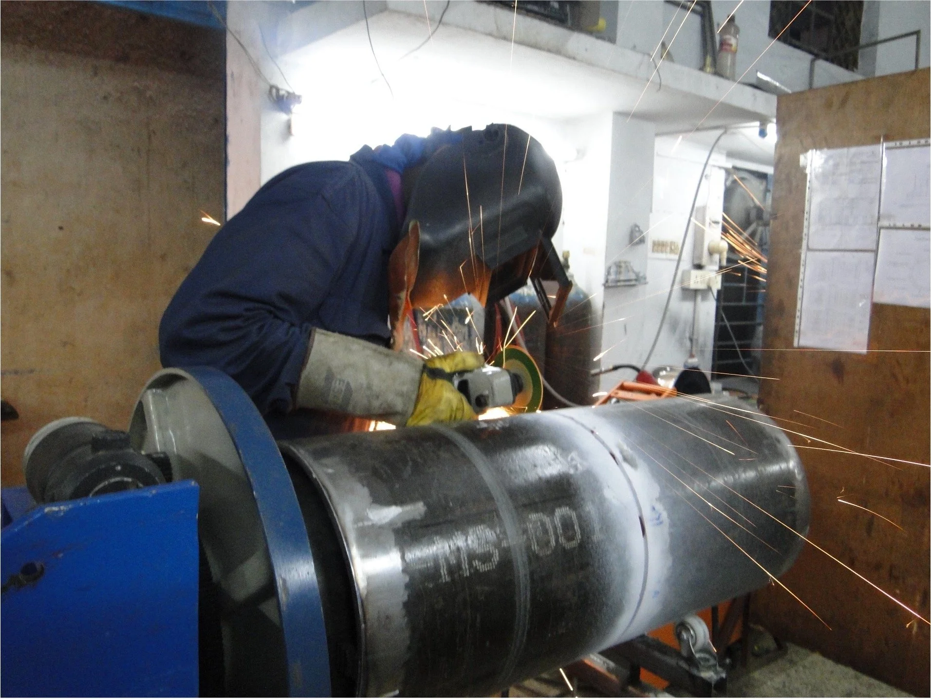 Machined cylindrical NDT specimens