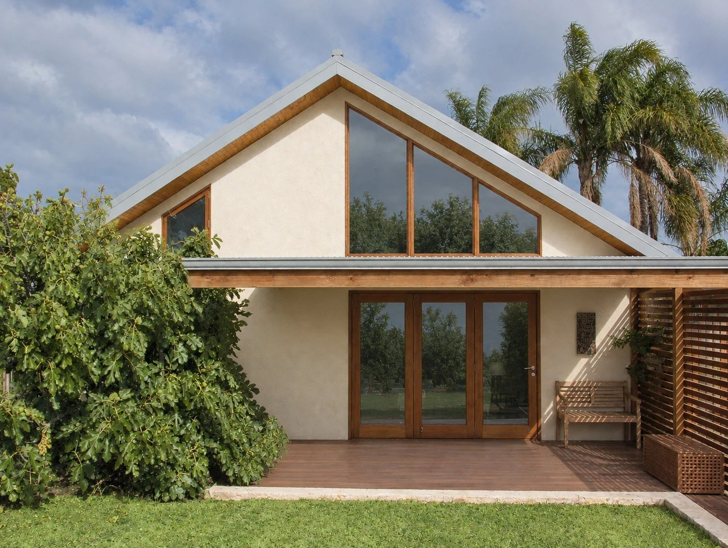 Straw bale house in Hilton near Fremantle using G.R.E.B. natural building construction