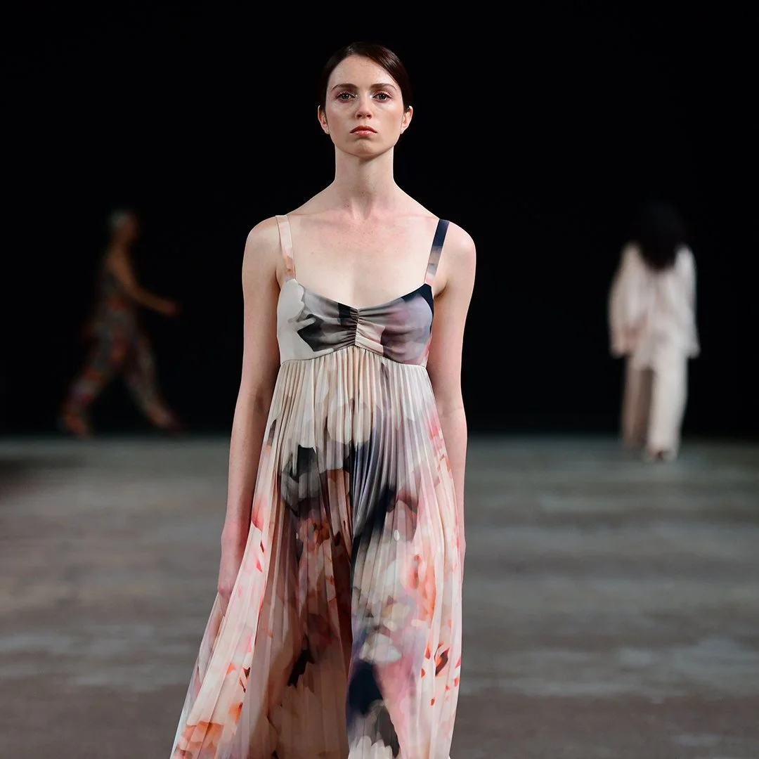 2. Juliette Hogan_9275_1sq_sm.jpg