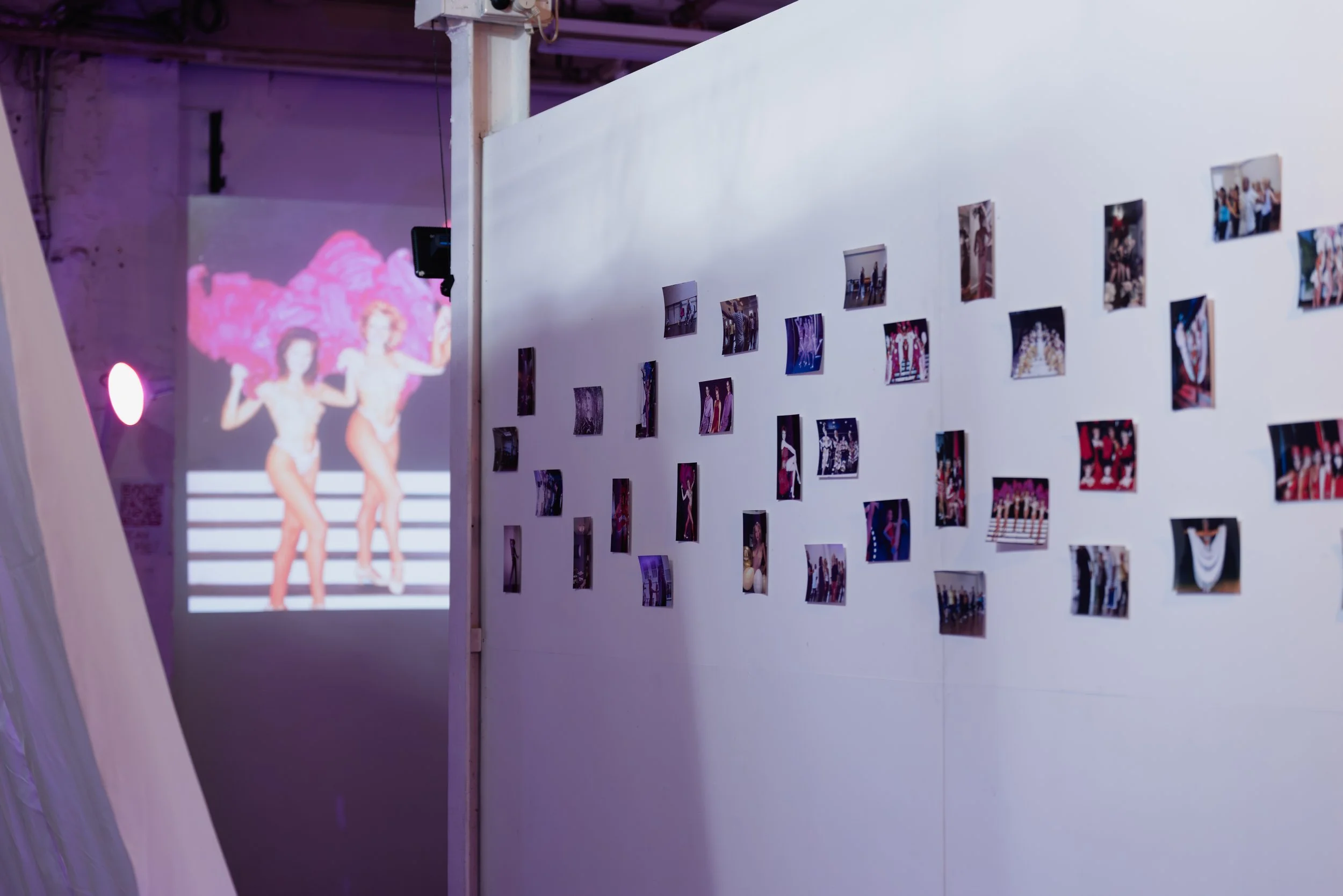 SevillanPhotography_2026MyMotherisaShowgirl_Crowd-03063.jpg