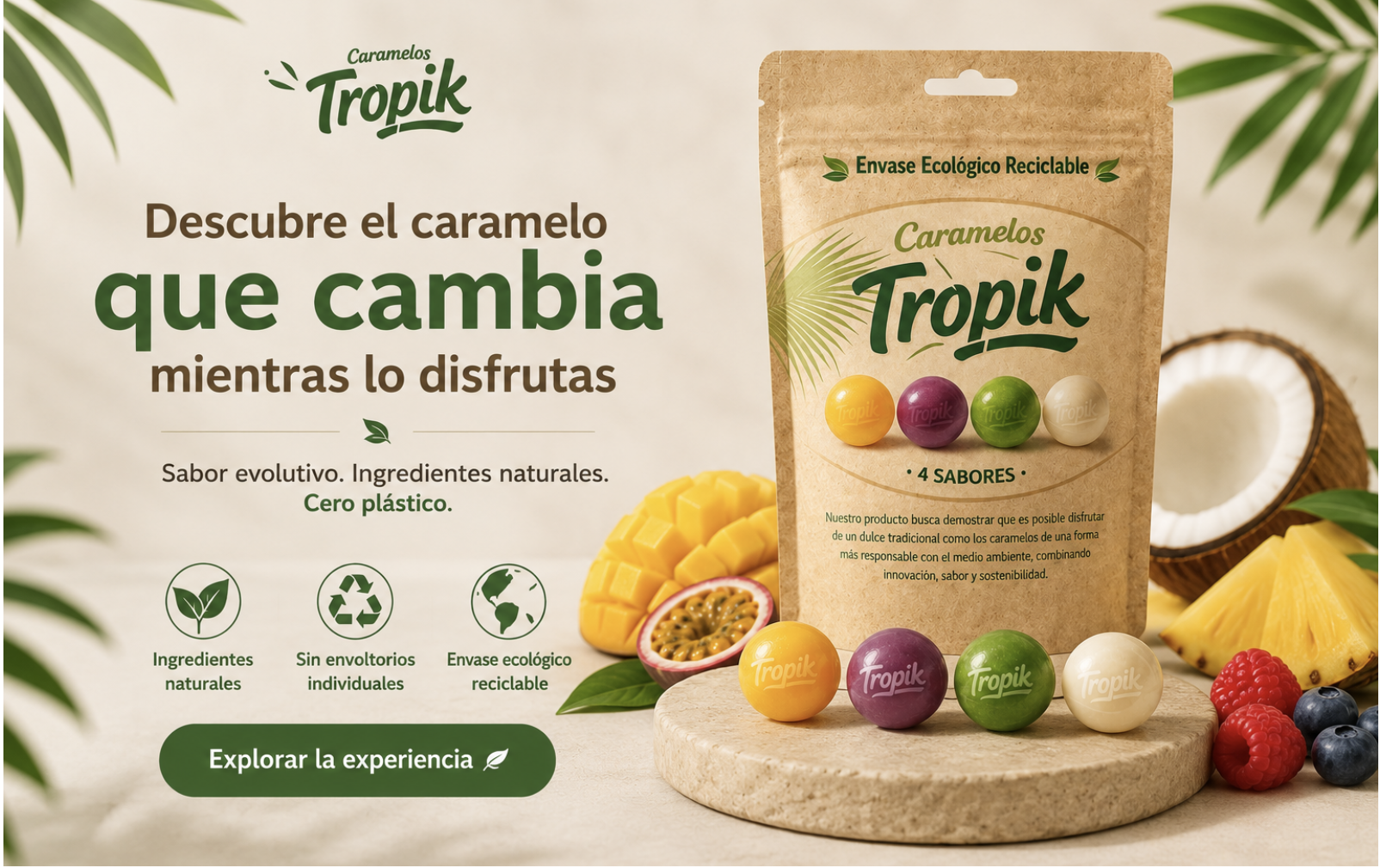 Paquete de caramelos Tropik con 4 sabores, rodeado de frutas tropicales como mango, coco, maracuyá y frutas rojas, en un fondo natural y sostenible.