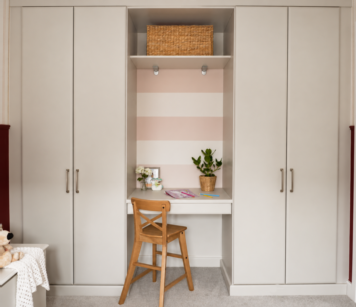 Fitted wardrobe with central desk