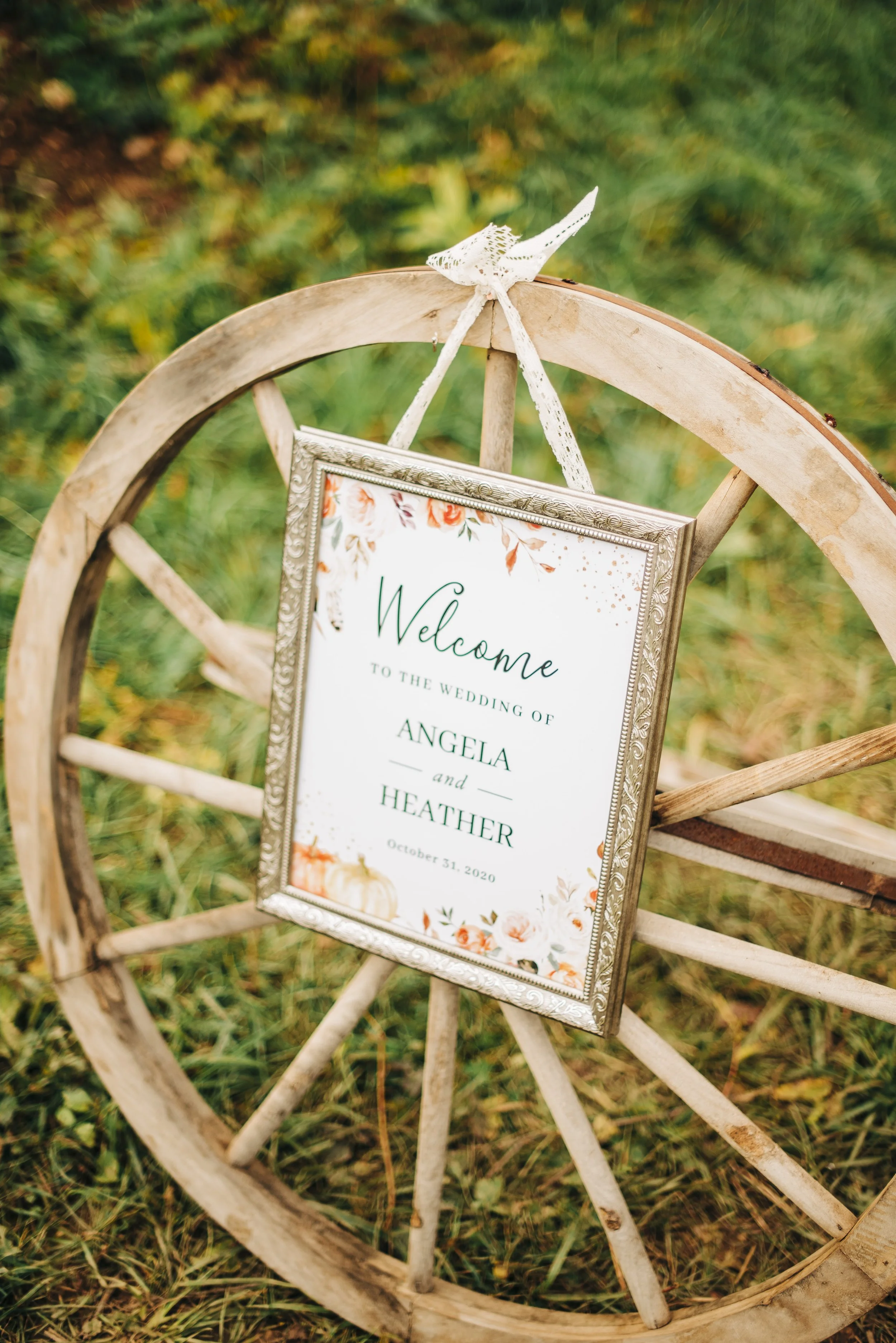 halloween-outdoor-wedding-seating.jpg