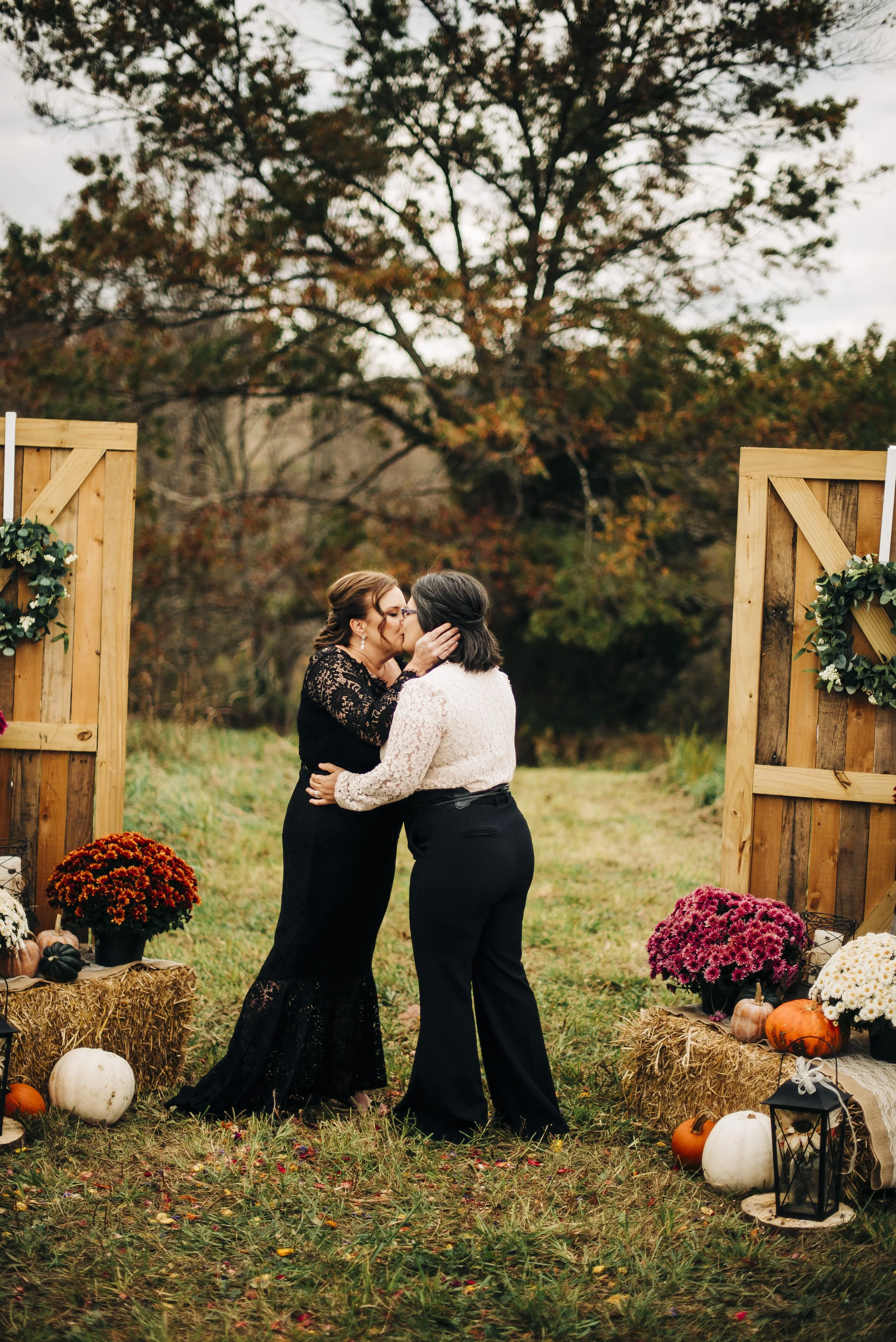 first-kiss-halloween-wedding-ceremony.jpg