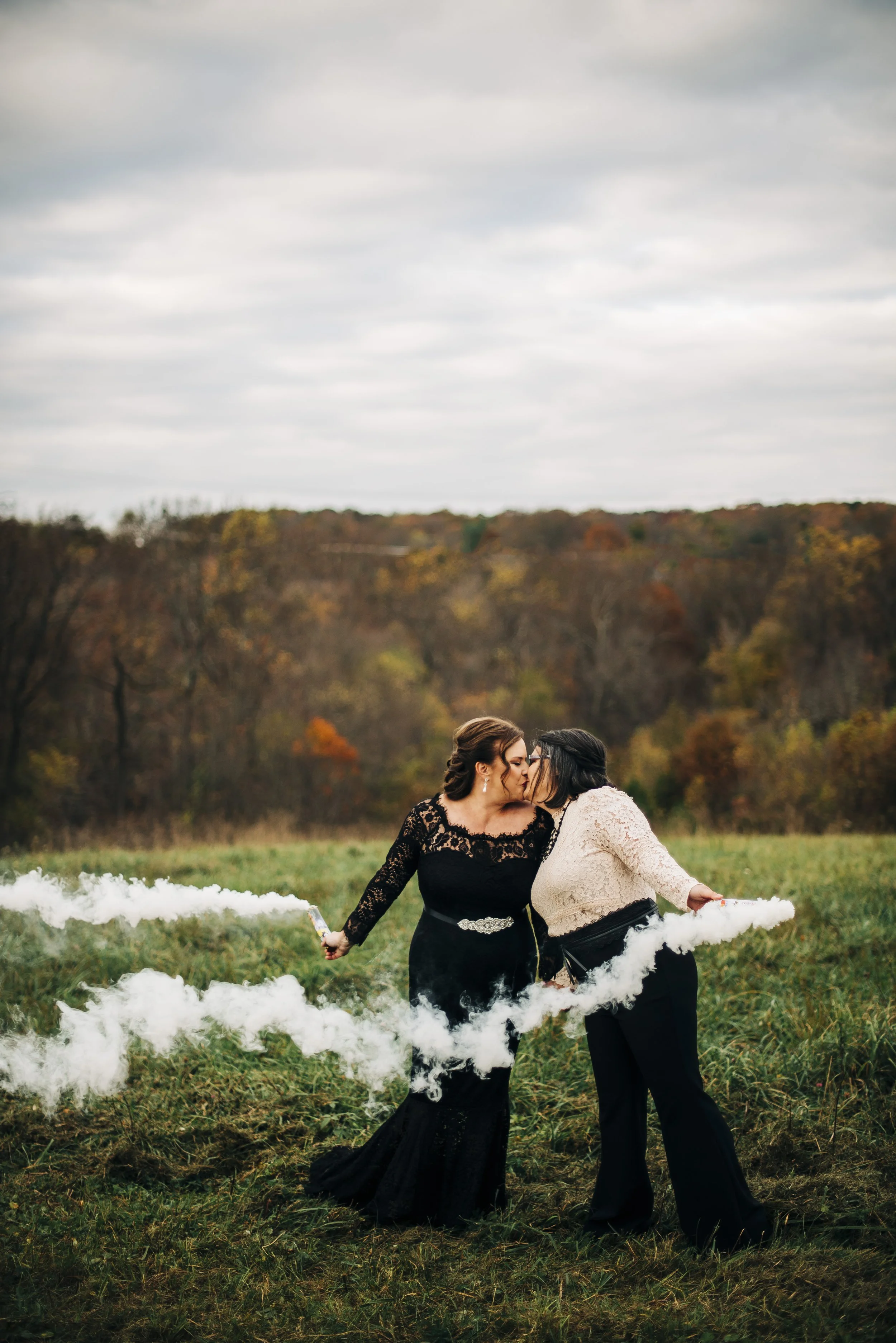 smokebomb-bridal-portraits.jpg