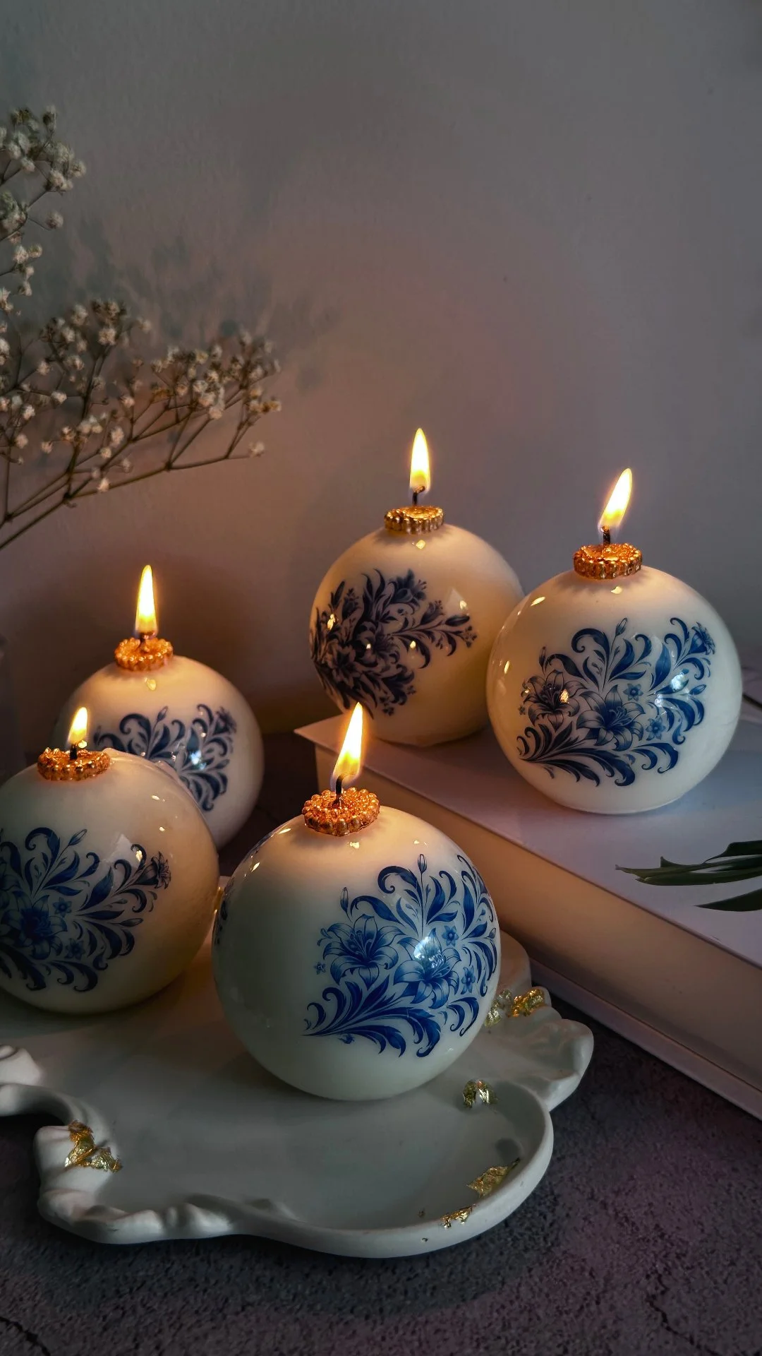 VRcandle blue and white painted ornament candles