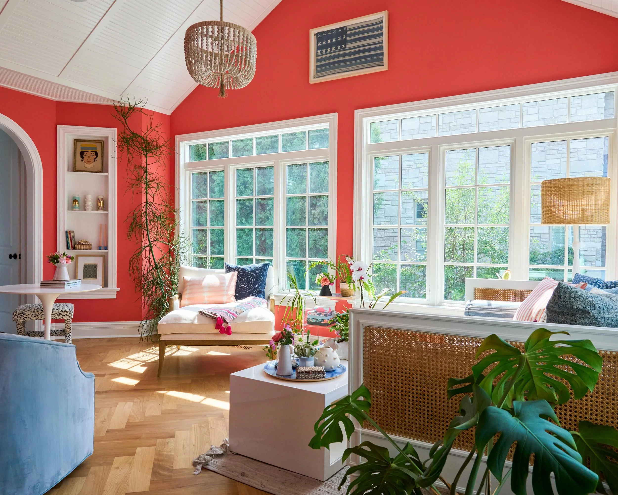 I have learned that color isn&rsquo;t something you should shy away from. 

#sunroom #chicagodesign #dfw #dfwinteriorphotographer