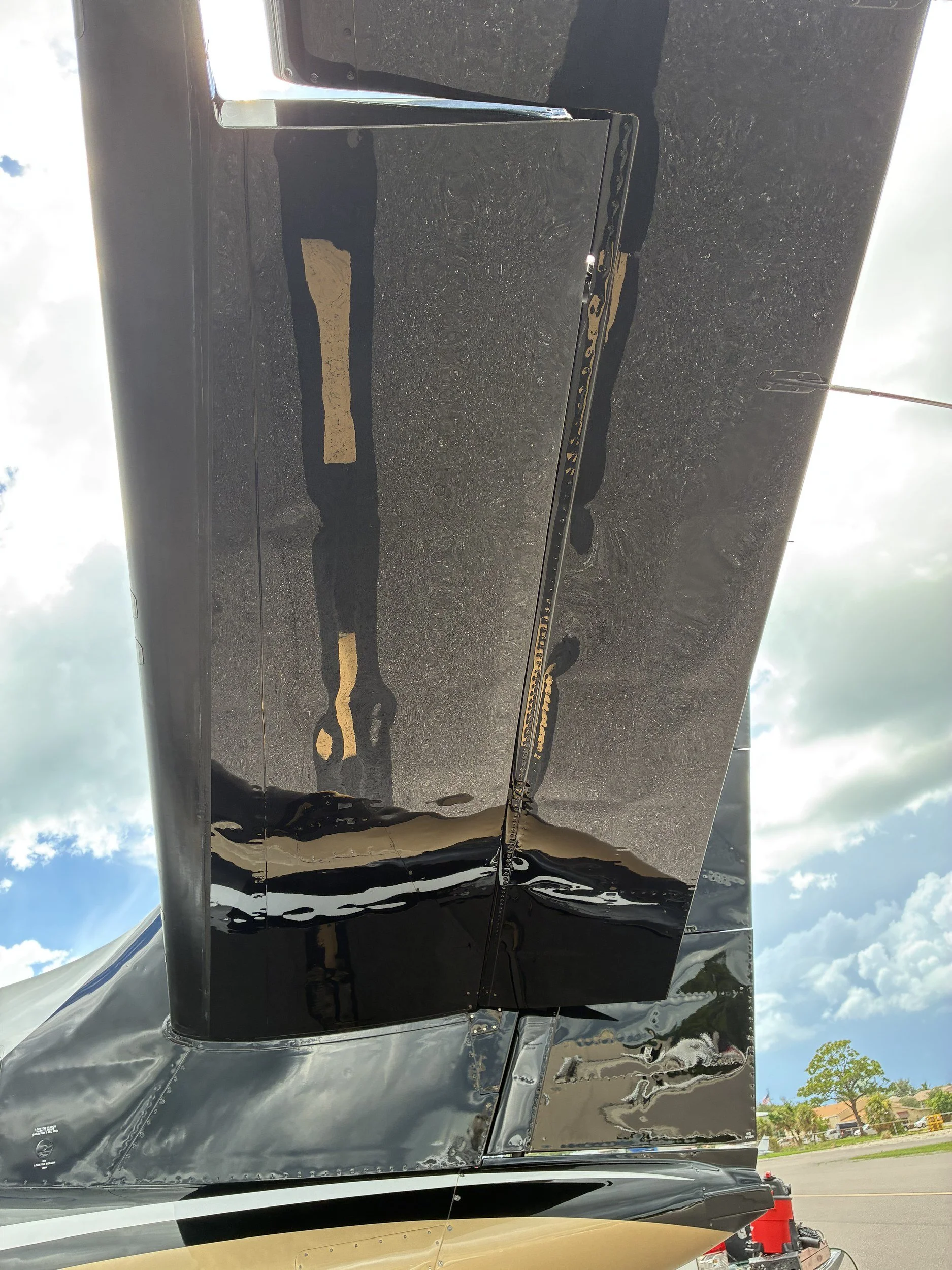 citation-ii-horizontal-stabilizer-underside.jpg