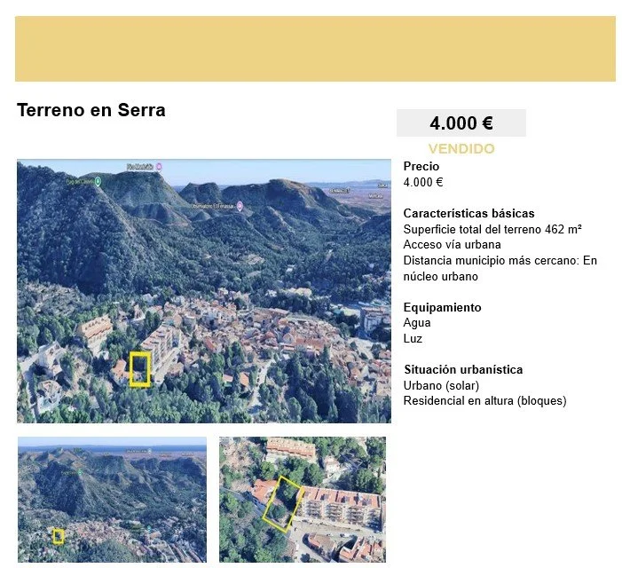 Vista aérea de un terreno en la sierra rodeado de naturaleza y urbanización, marcado con un recuadro amarillo en el centro. En la parte superior, información del terreno, incluyendo precio y características.