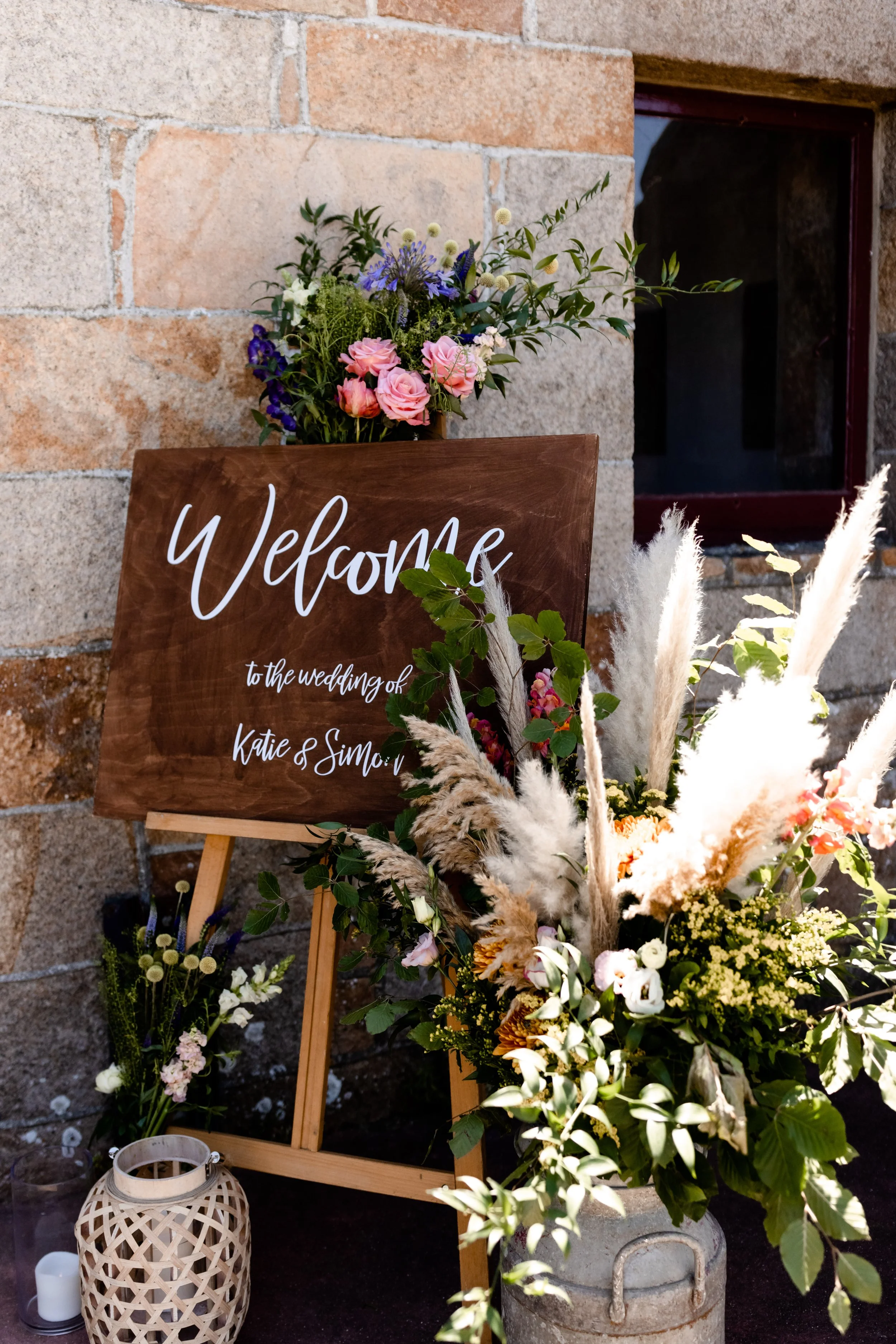Wood welcome sign