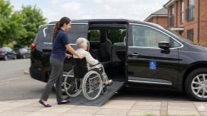 driver helping customer