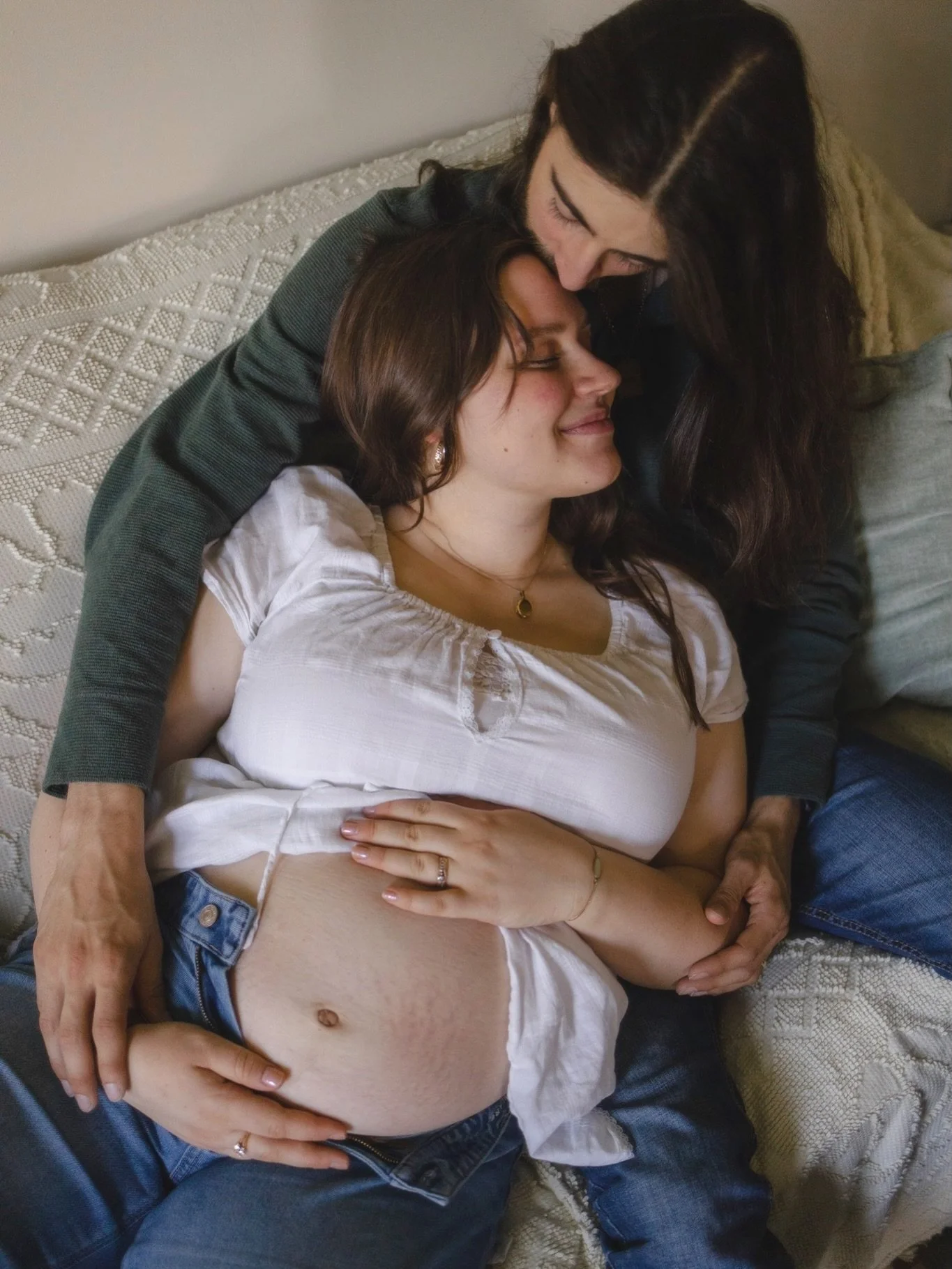 Expecting 🤍

Awaiting this little one&rsquo;s soon &amp; so soon arrival 

@roseygail.14 

#babybump #inhome #momtobe #crib #maternity