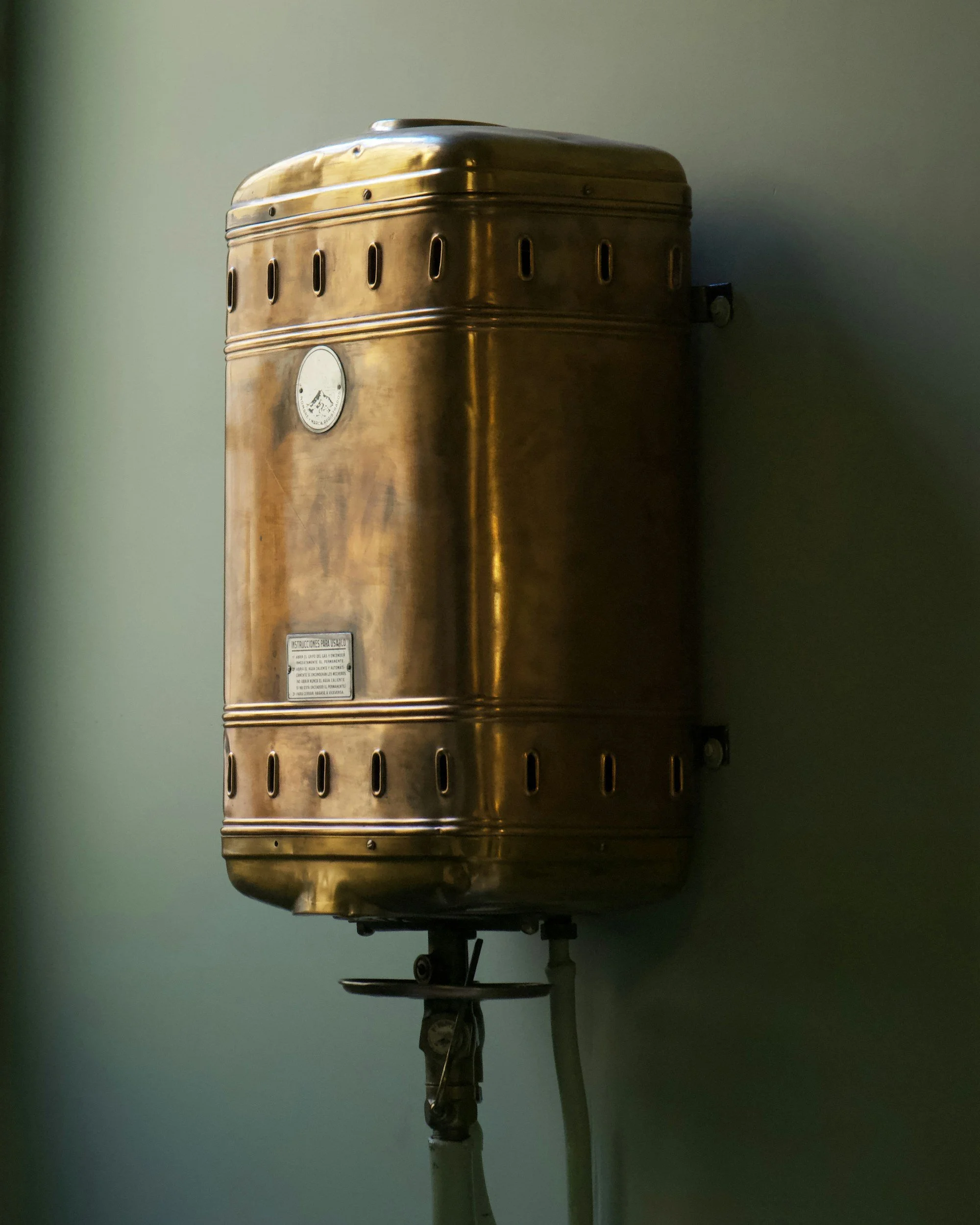Tank vs. Tankless Water Heaters: Which One Is Better for Homes in Oceanside, CA?