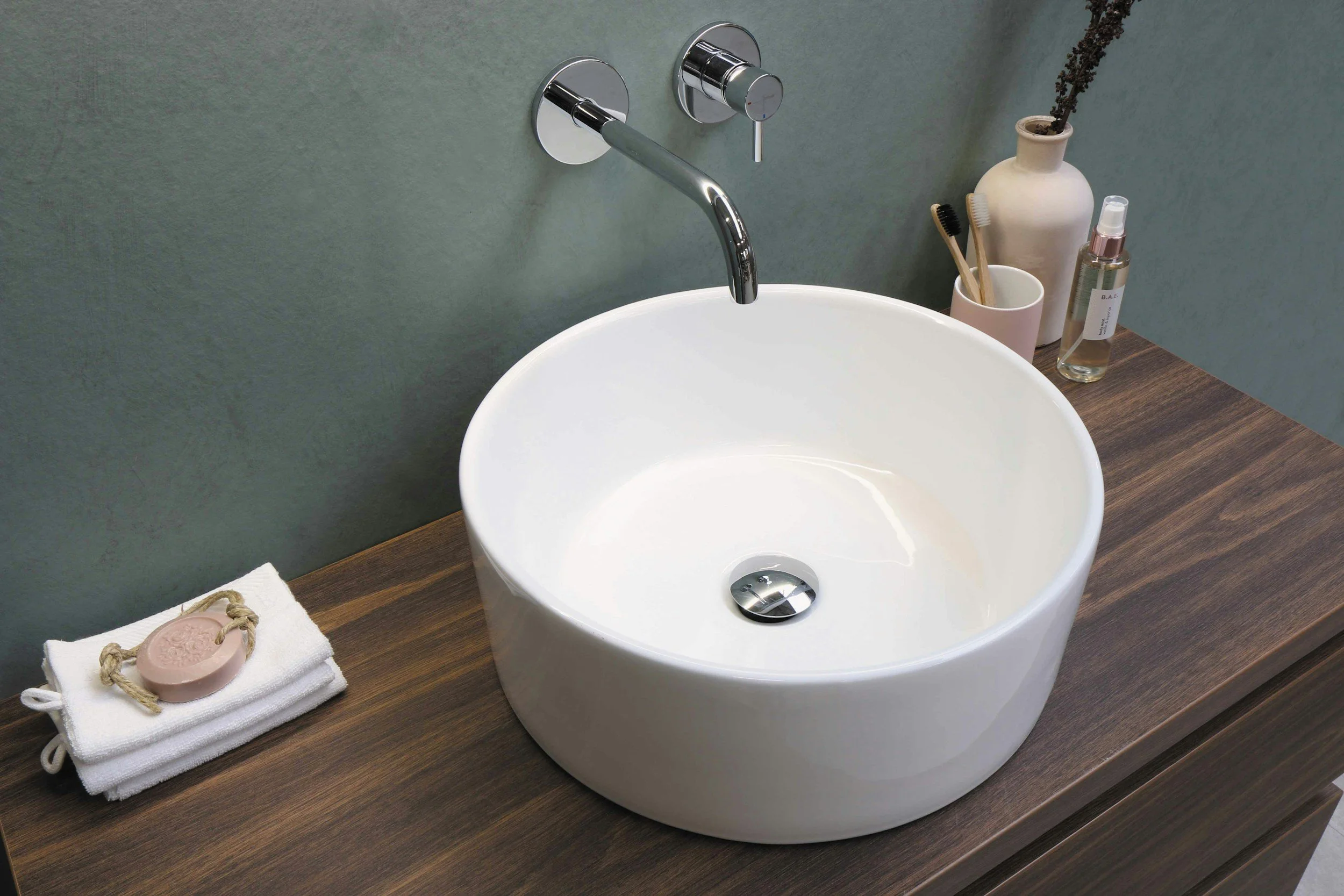 Drain Snake vs. Chemical Drain Cleaner: What Homeowners Should Know