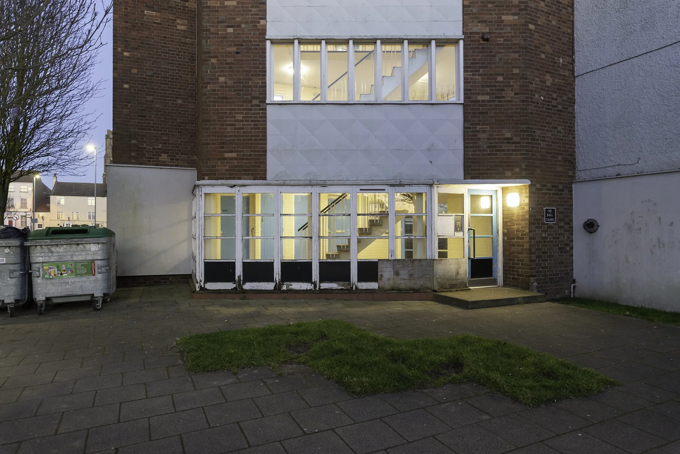 Entrance 01.jpg