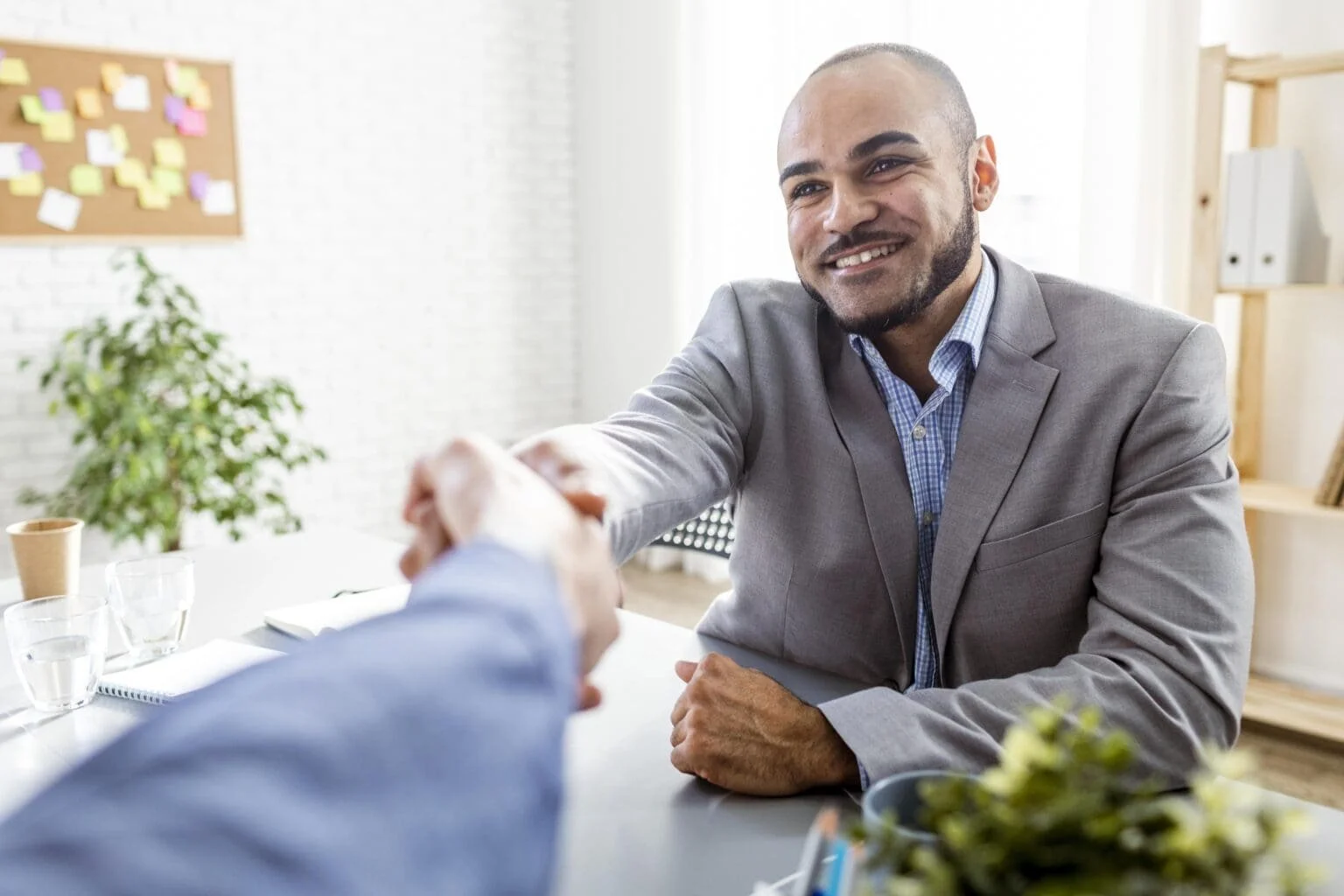 Gratitude in Action: How to Strengthen Professional Relationships Before Year-End