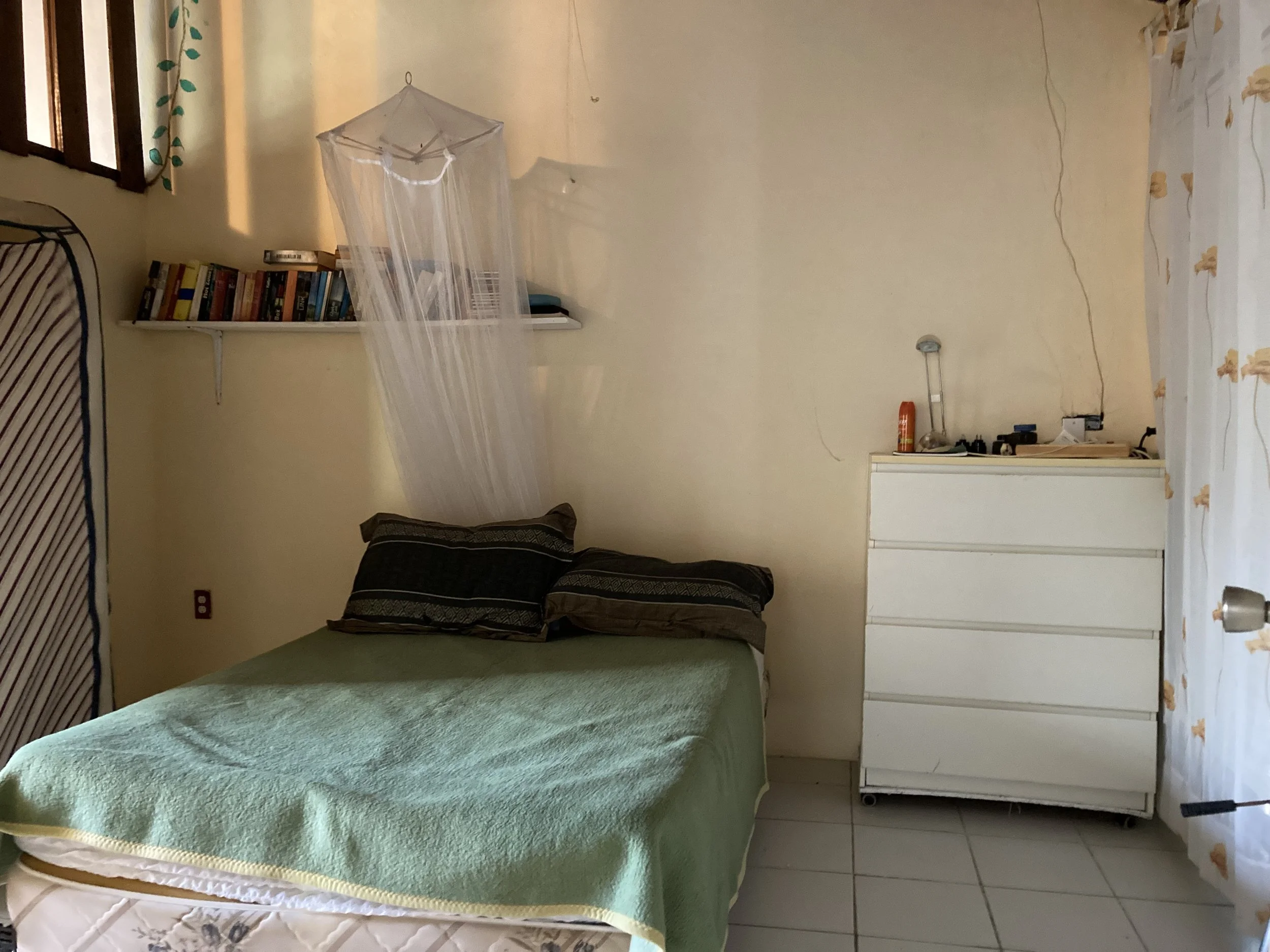 Bedroom_2.1.JPG