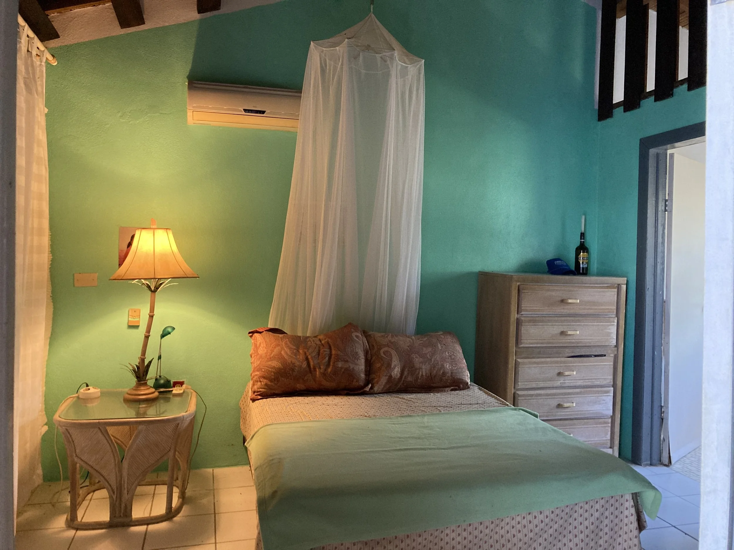 Bedroom_1.1.JPG