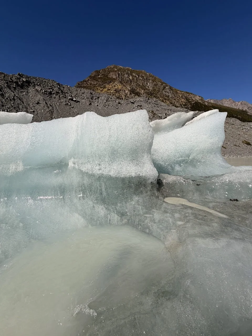 035_2026-03-23_glacier-lake.jpg