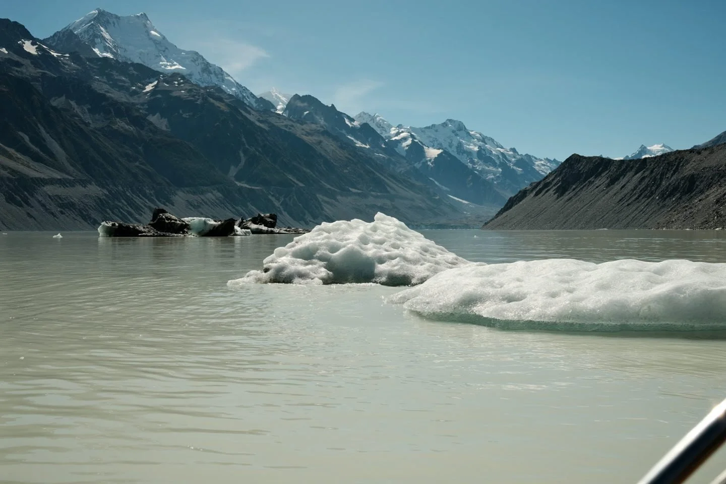 040_2026-03-23_aoraki-mount-cook-national-park-glacier-.jpg