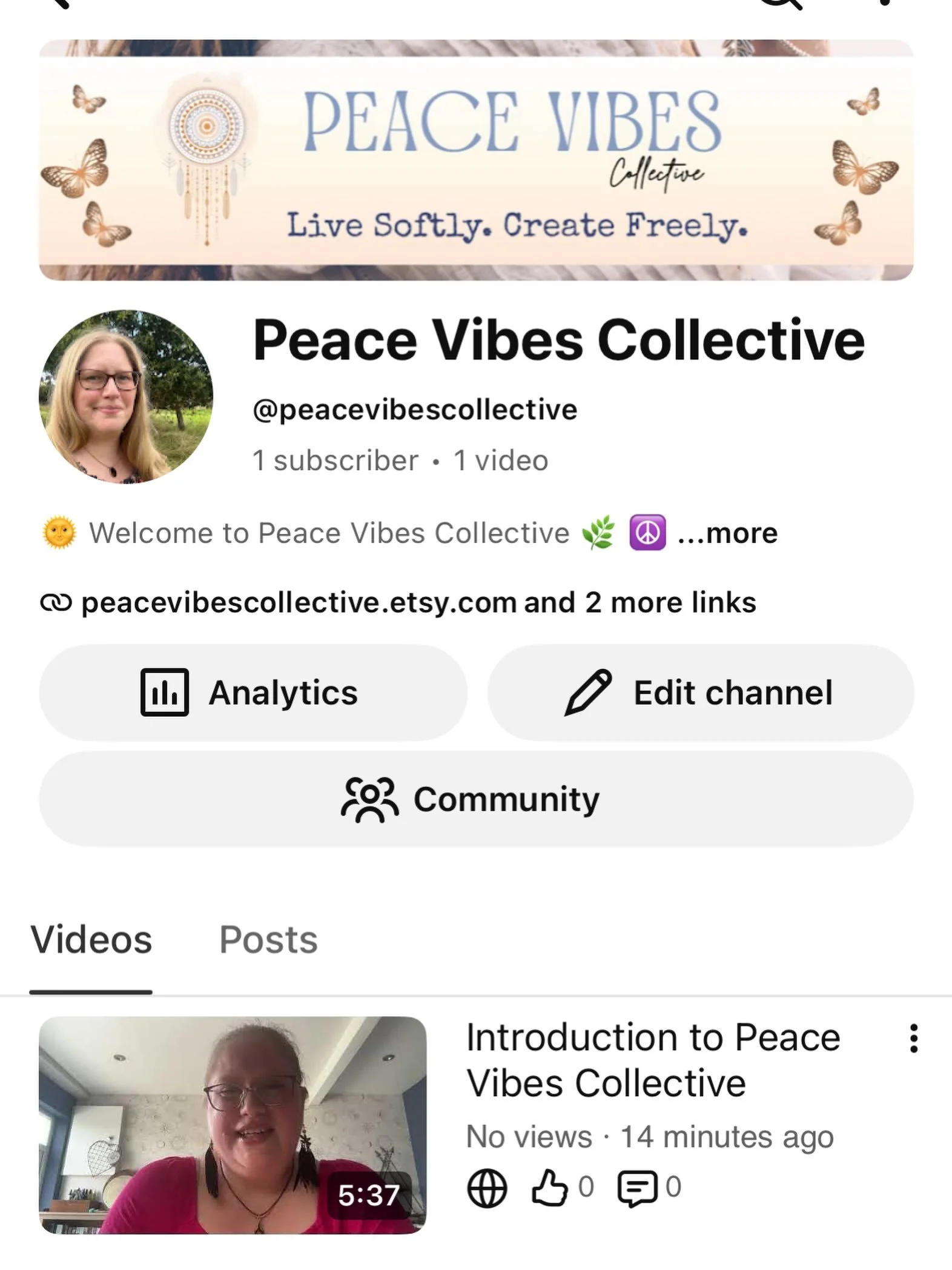 My YouTube is up and running! 🎉 I am to post regularly and share vlogs, studio moments, rituals and more! Come join me! 😊🌟💖#

#youtuber #newyoutubevideo #morecomingsoon
