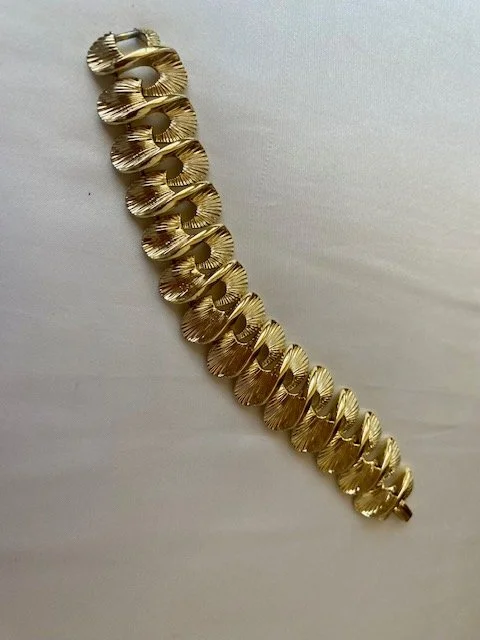 Lisner Shell Bracelet 1.jpg