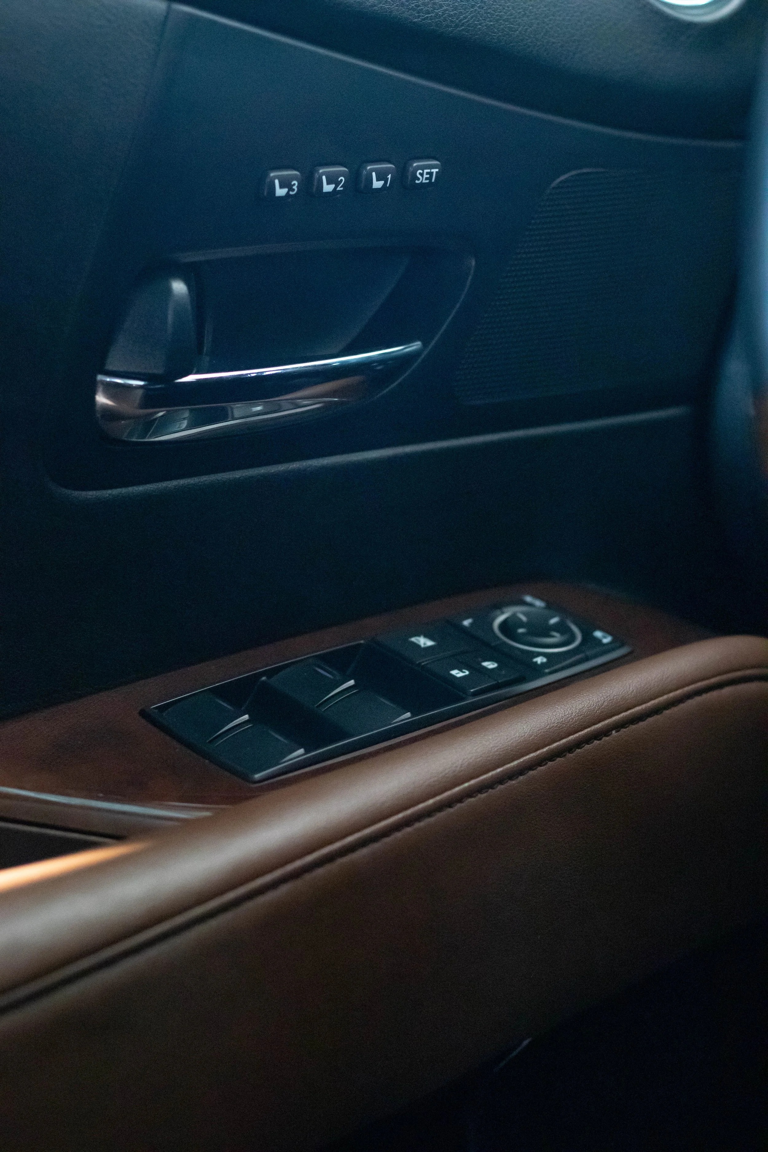 Nikaw Auto Sales_ Lexus-5400.JPG