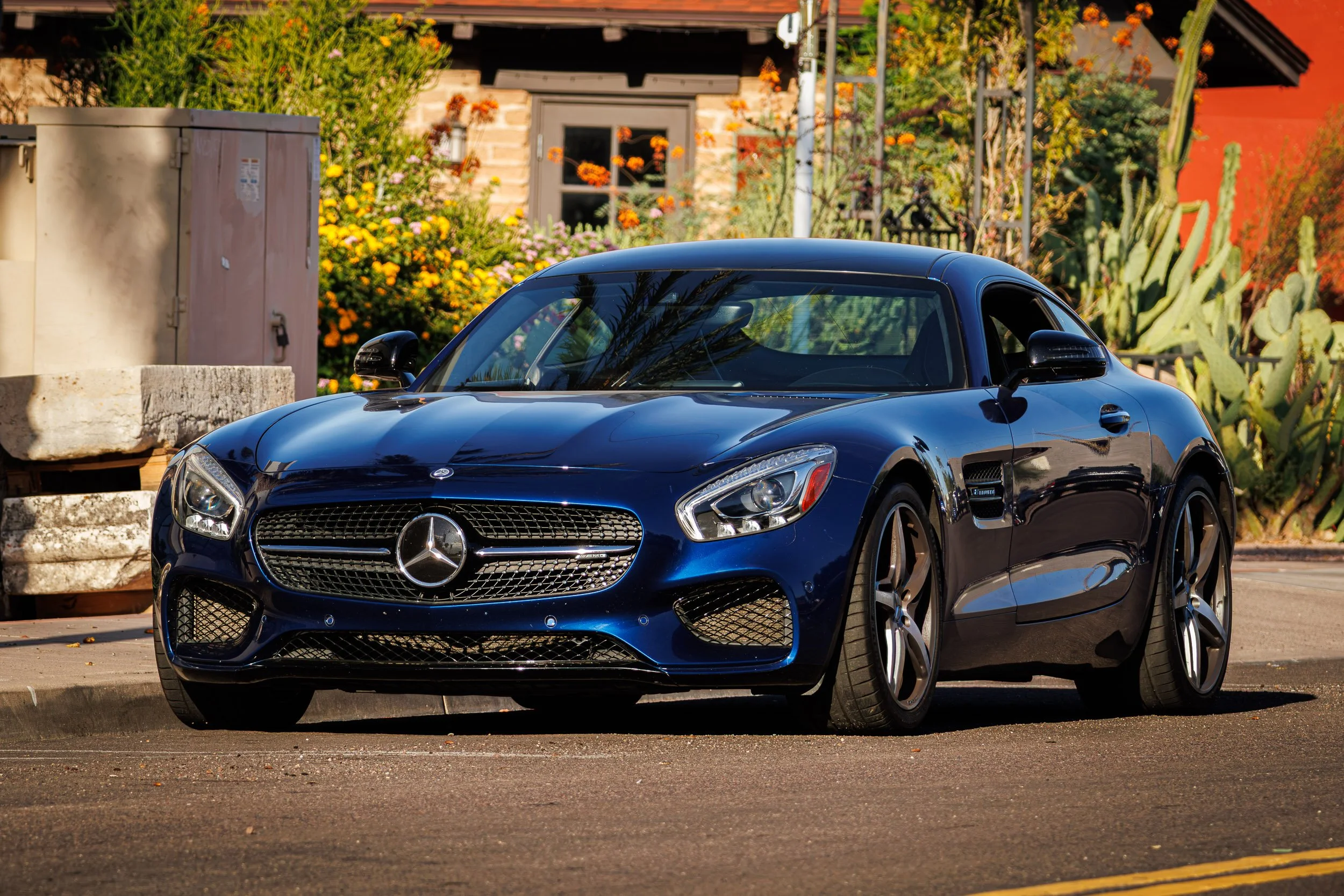 blue-mercedes-amg-gt-s-telephoto-front-three-quarter-fourtillfour-car-photography-scottsdale-az-gasoline-and-dopamine.jpg
