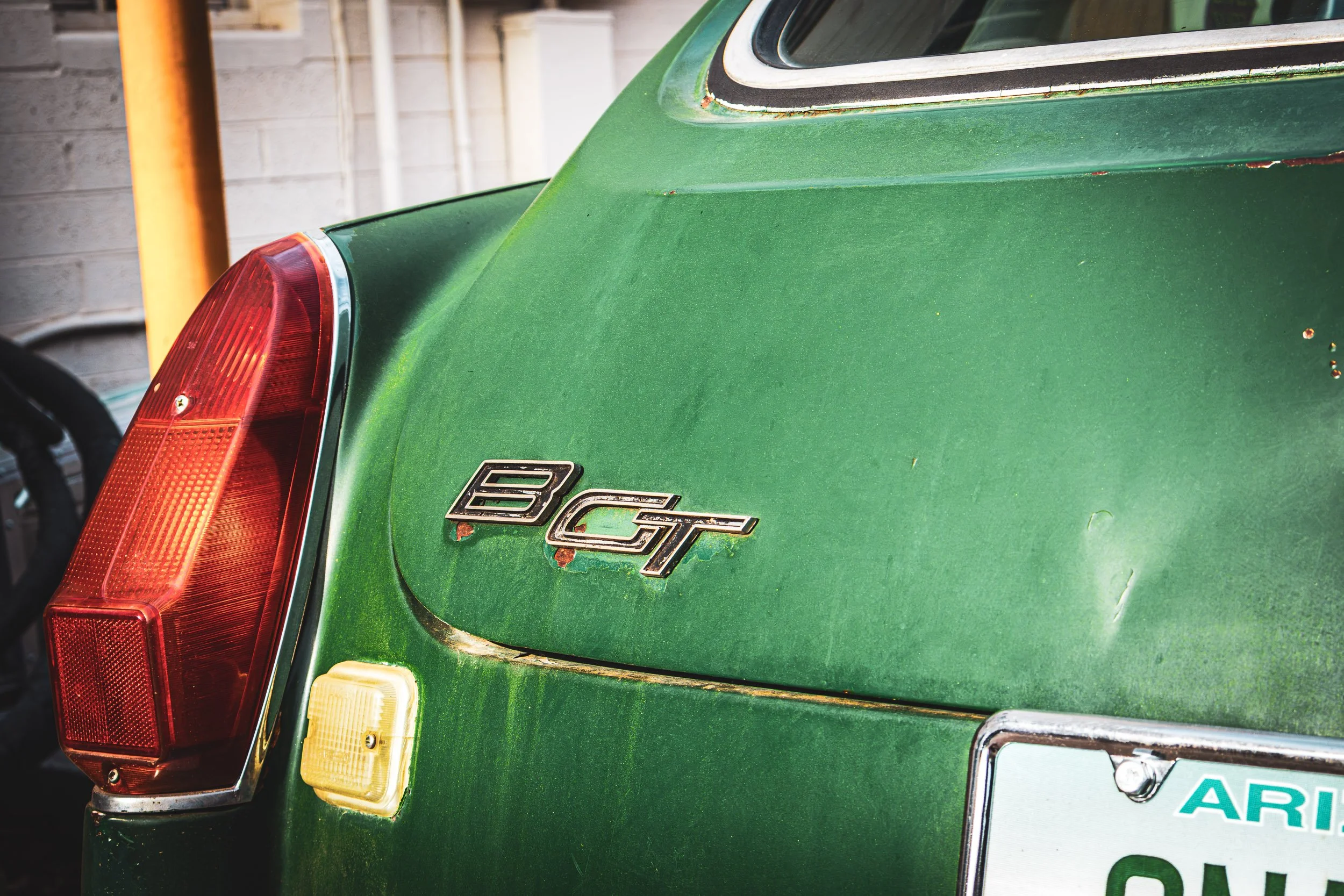mg-b-gt-badge-macro-car-photography-arizona-gasoline-and-dopamine.jpg