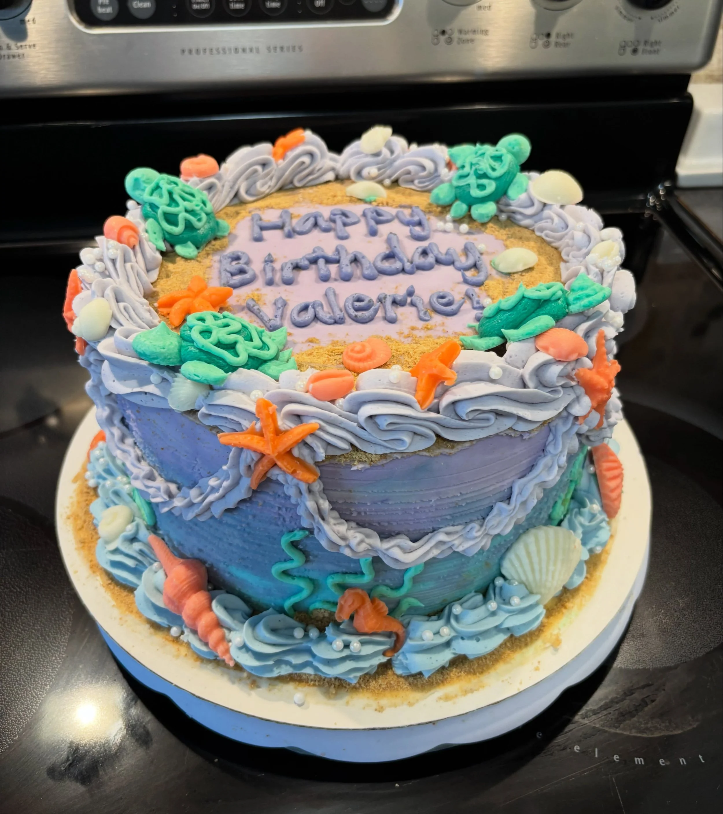 A recent cake order I&rsquo;ve done! I&rsquo;m still working on looking into setting up a pricing sheet for cakes as well as flavor options! In the meantime, we&rsquo;re still offering our cupcakes!!

If you&rsquo;re interested in ordering from me th