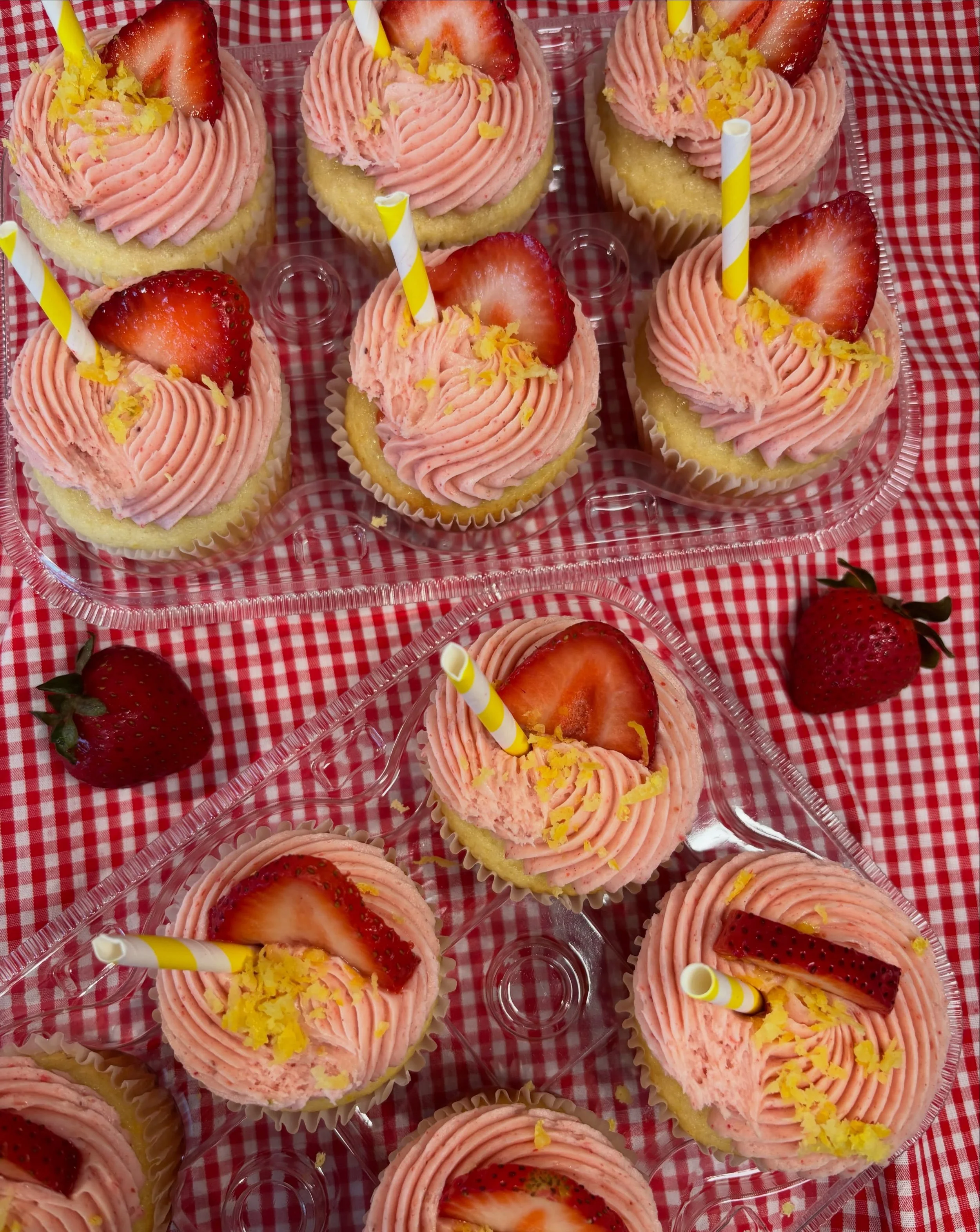Introducing the August specialty flavor, Pink Lemonade! 🍓🍋
This specialty flavor is a lemon cupcake filled with a strawberry compote, frosted with a strawberry buttercream and topped with a strawberry slice and some fresh lemon zest!
This flavor wi