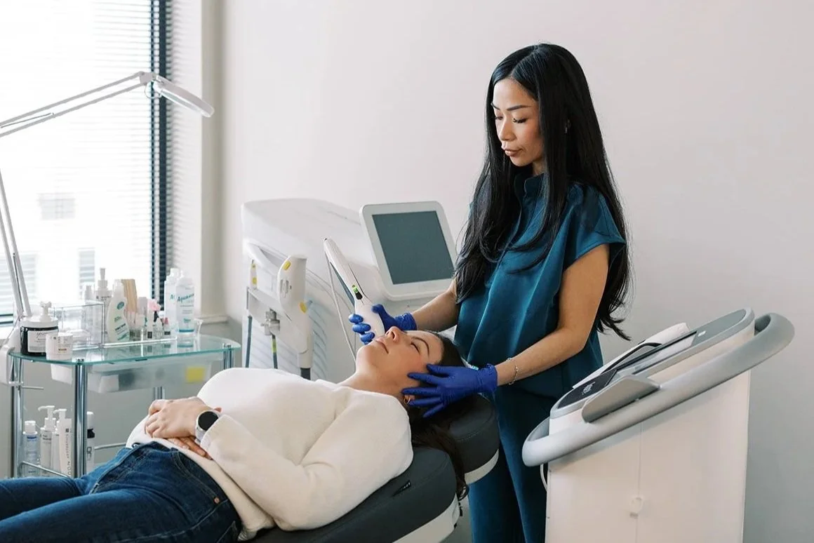 OptiLift - Lumenis - Deep muscle stimulation and radiofrequency - treatment for dry eye disease and MGD