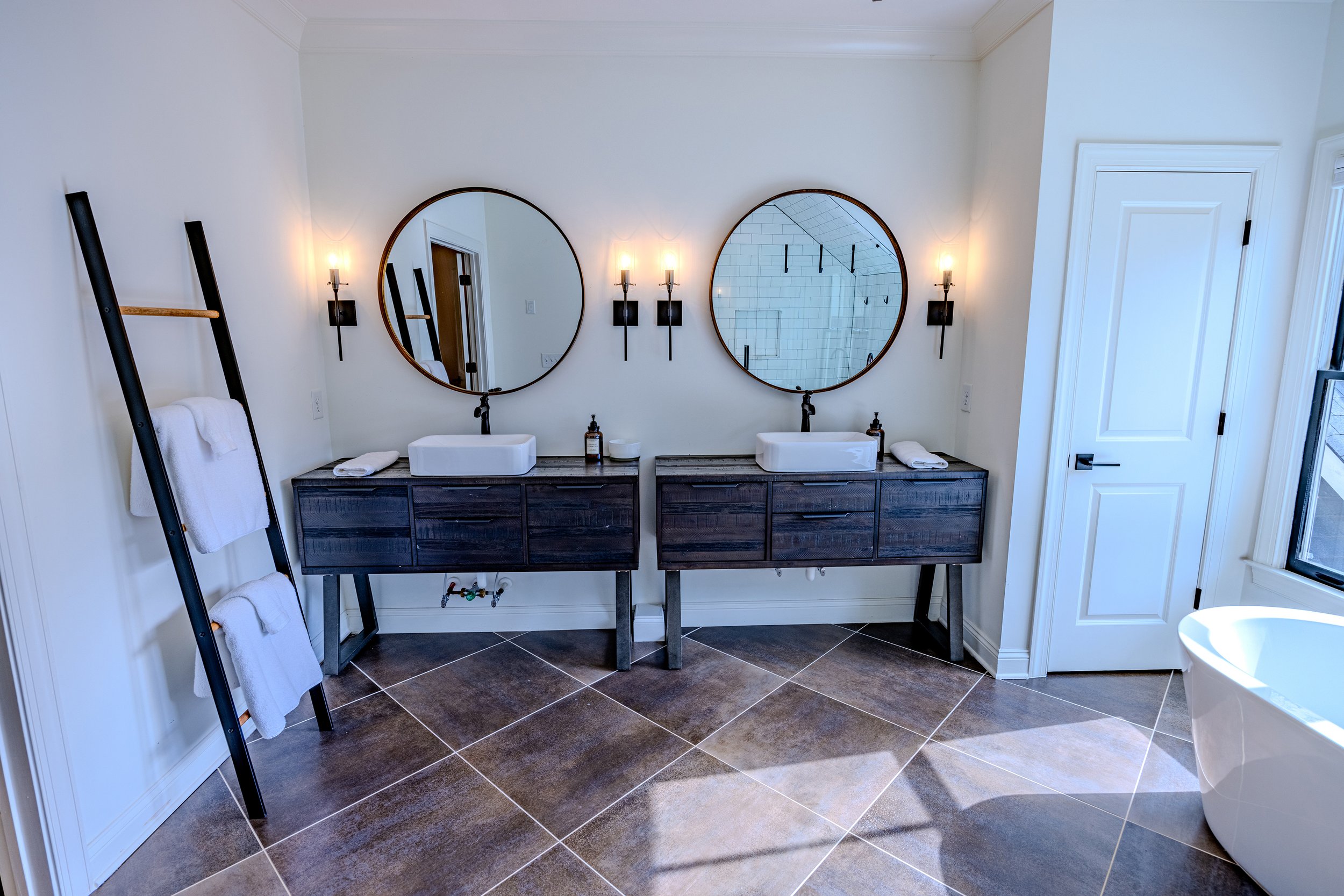 LKHouse-20241113-209-HDR.jpg