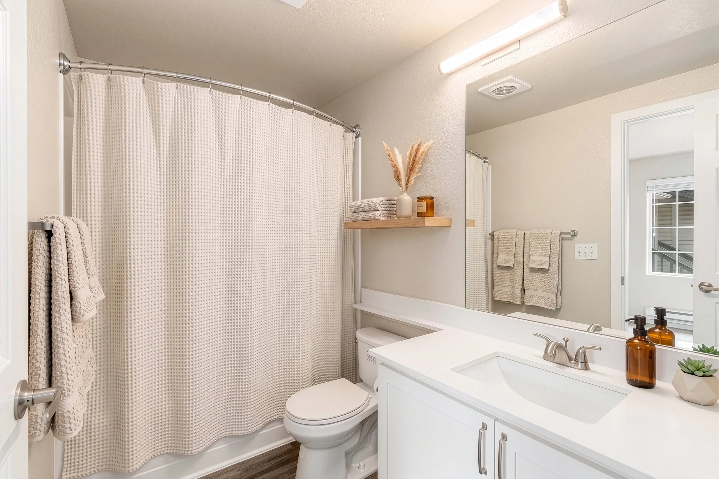 Bathroom-01.jpg