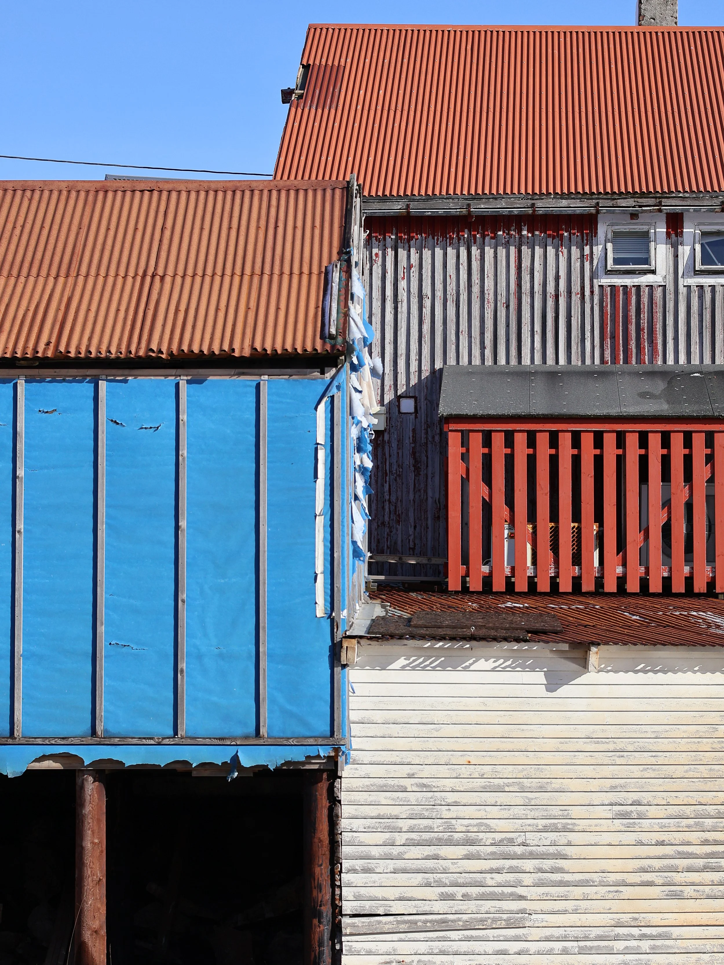 Harbour Contrasts