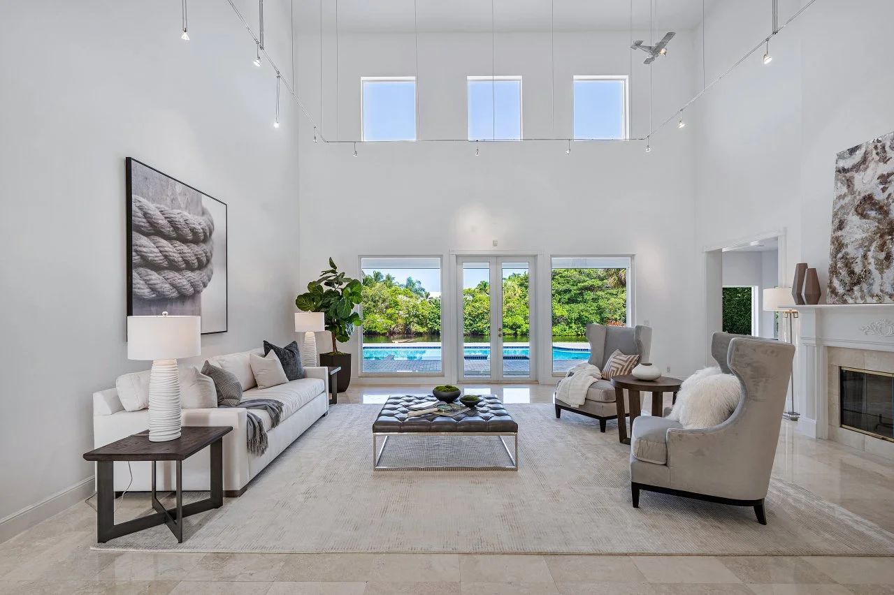 45 Curlew Road, Lantana - Living Room