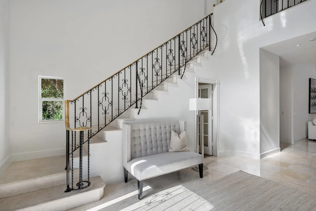 45 Curlew Road, Lantana - Entryway