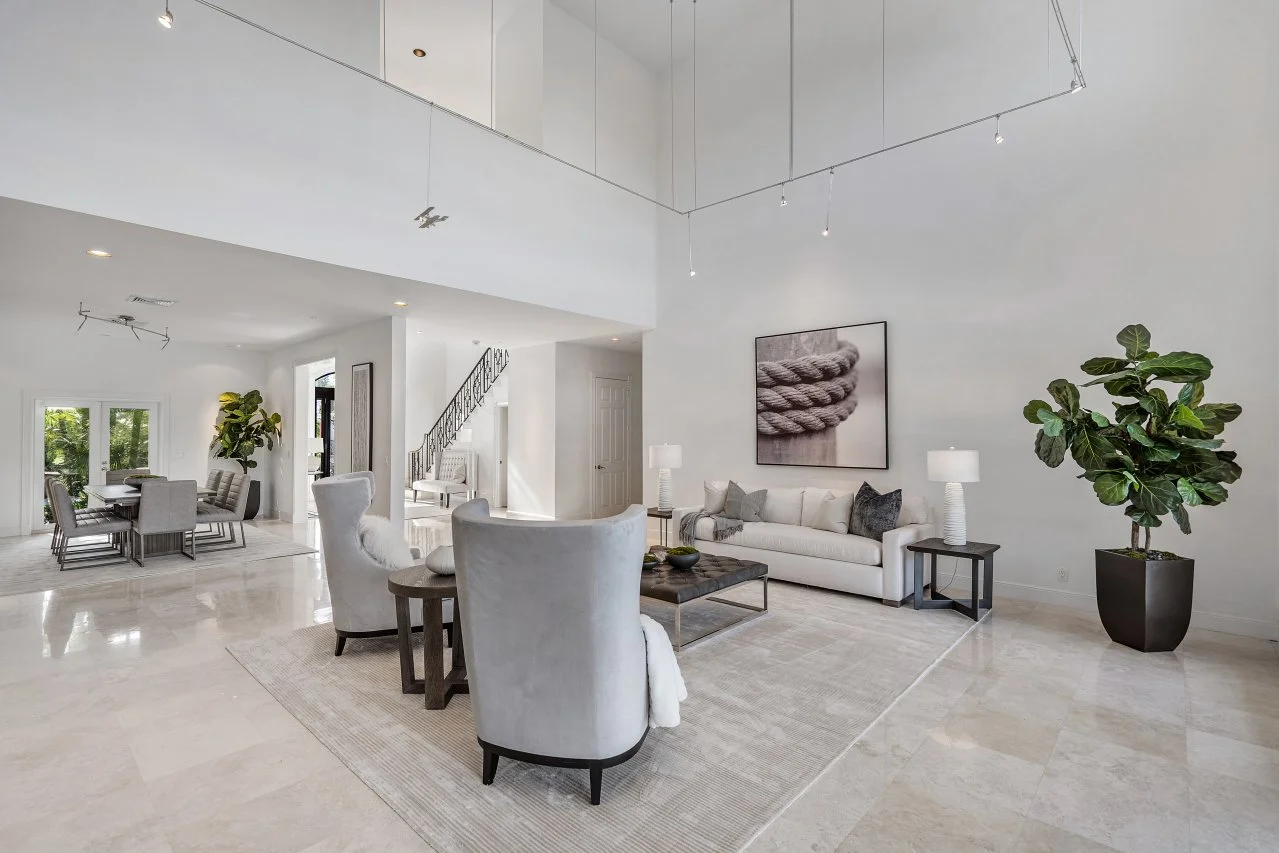 45 Curlew Road, Lantana - Living Room