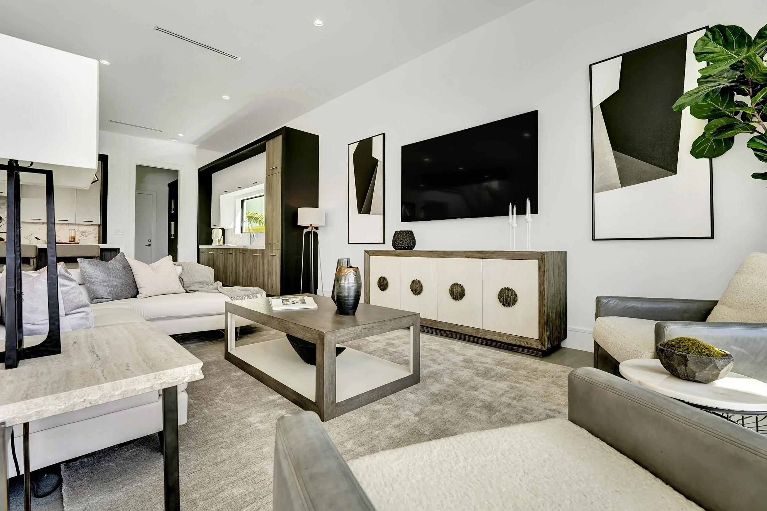 149 SE 18th Ave - Living Room