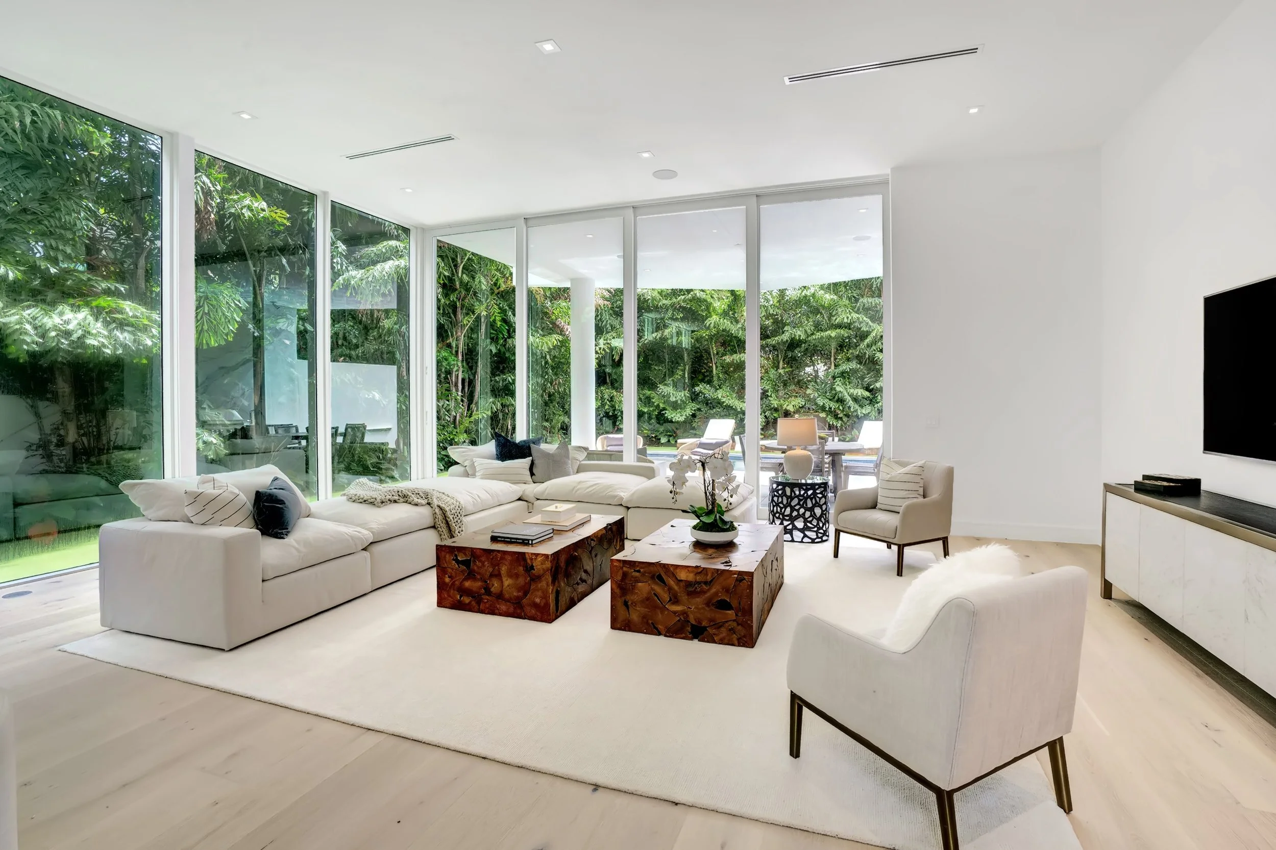 239 NE 7th Ave - Living Room