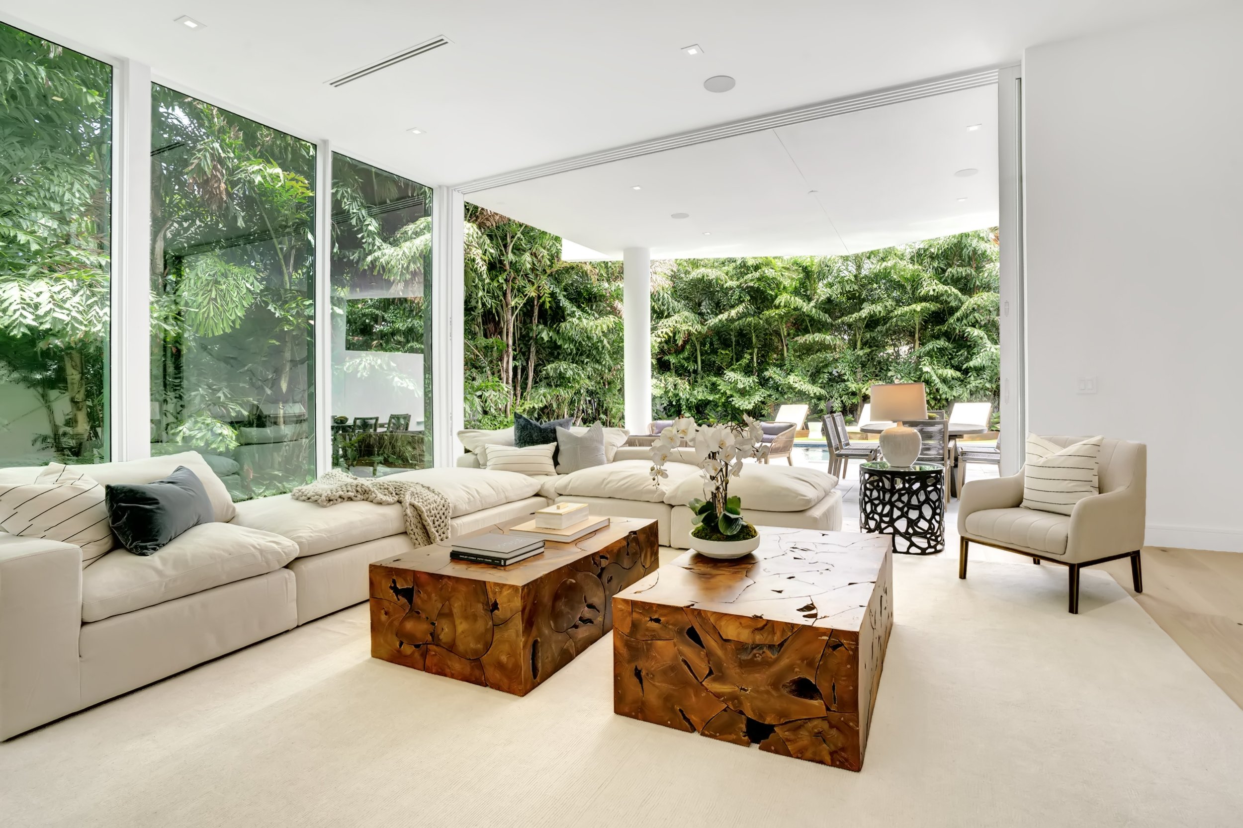 239 NE 7th Ave - Living Room