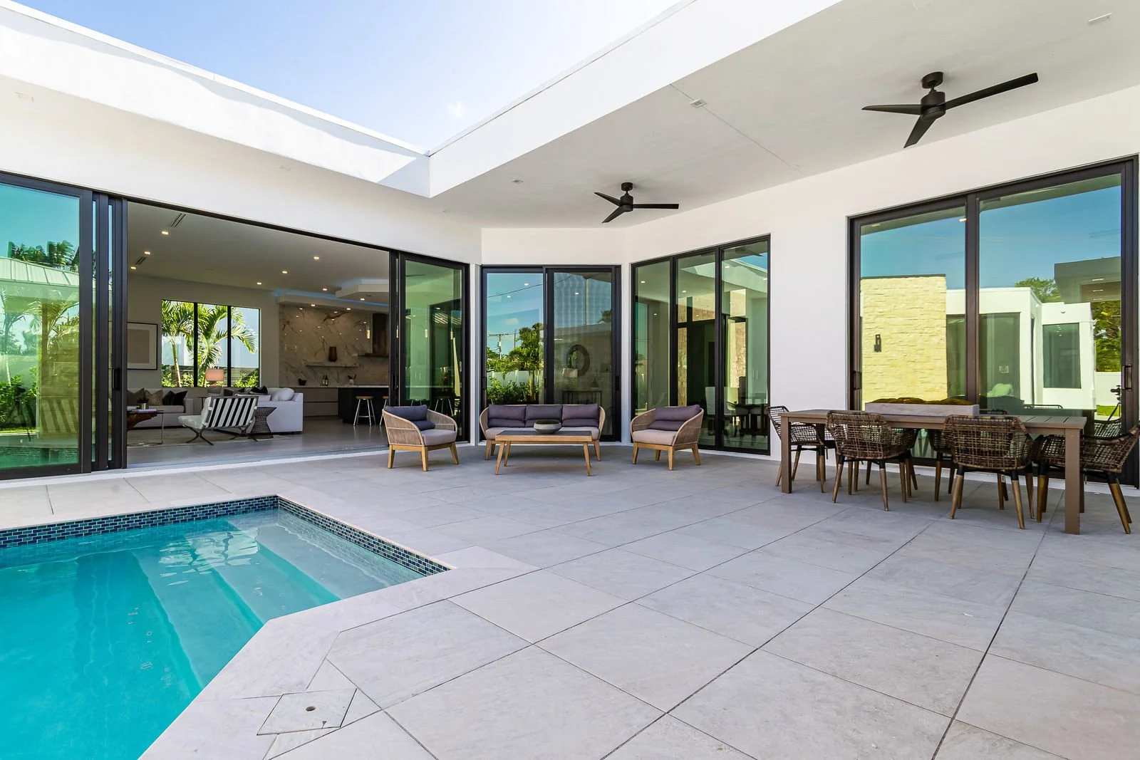 335 NE 6th Street - Exterior