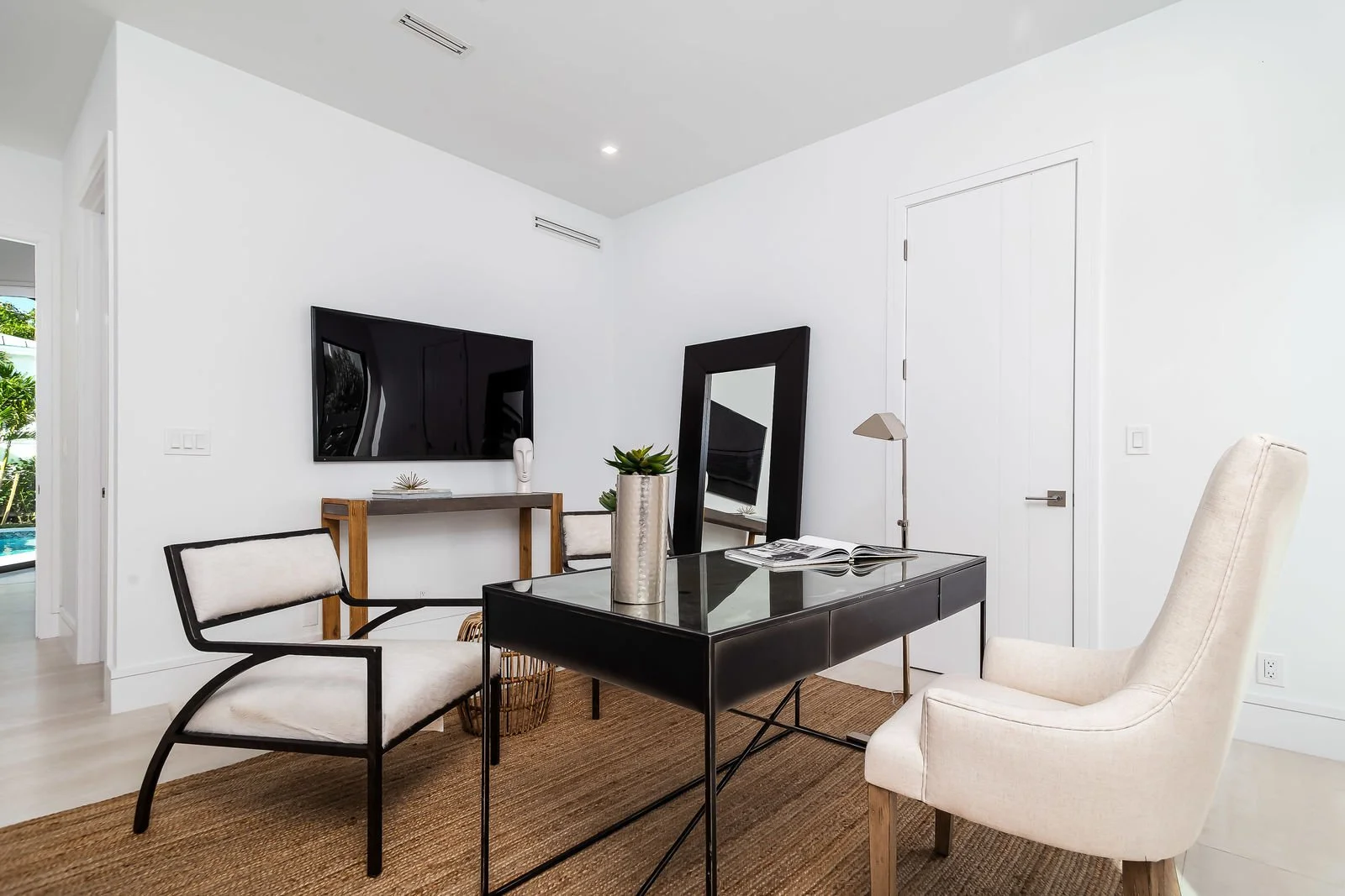335 NE 6th Street - Office