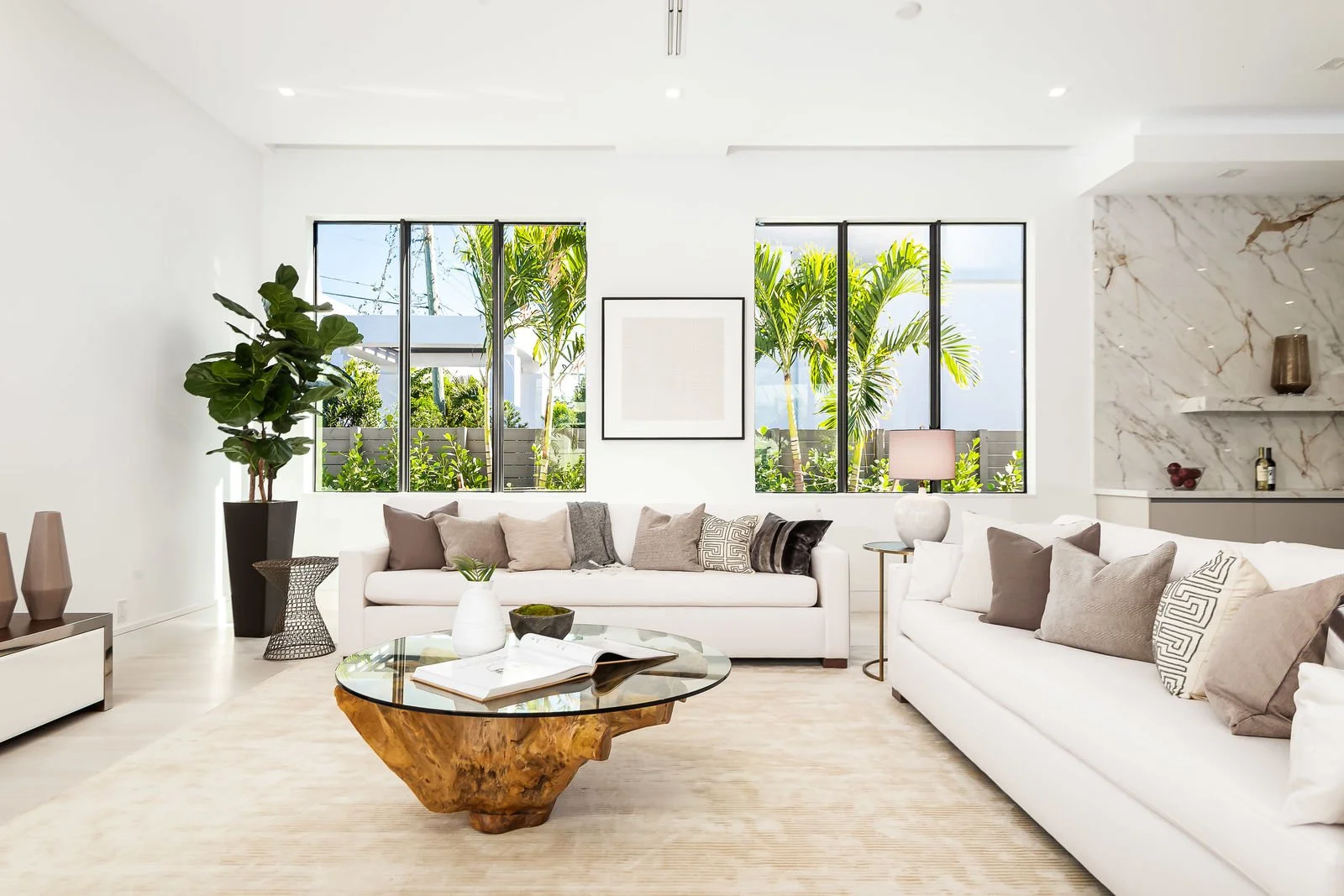 335 NE 6th Street - Living Room
