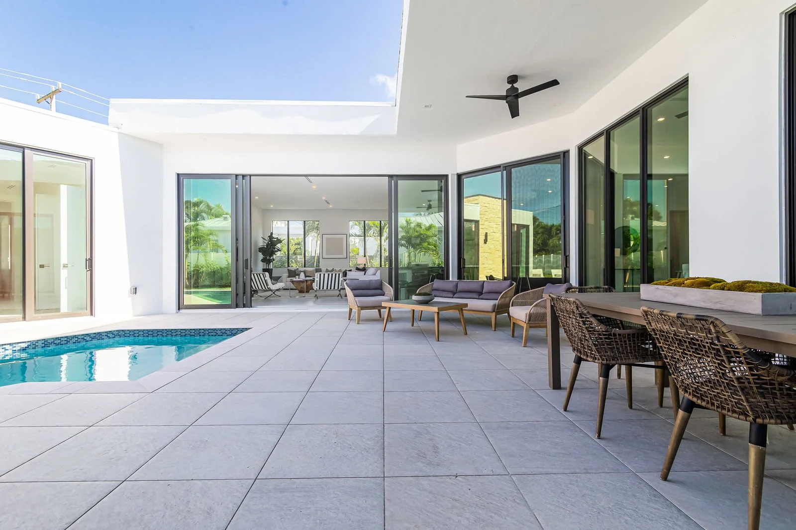 335 NE 6th Street - Exterior