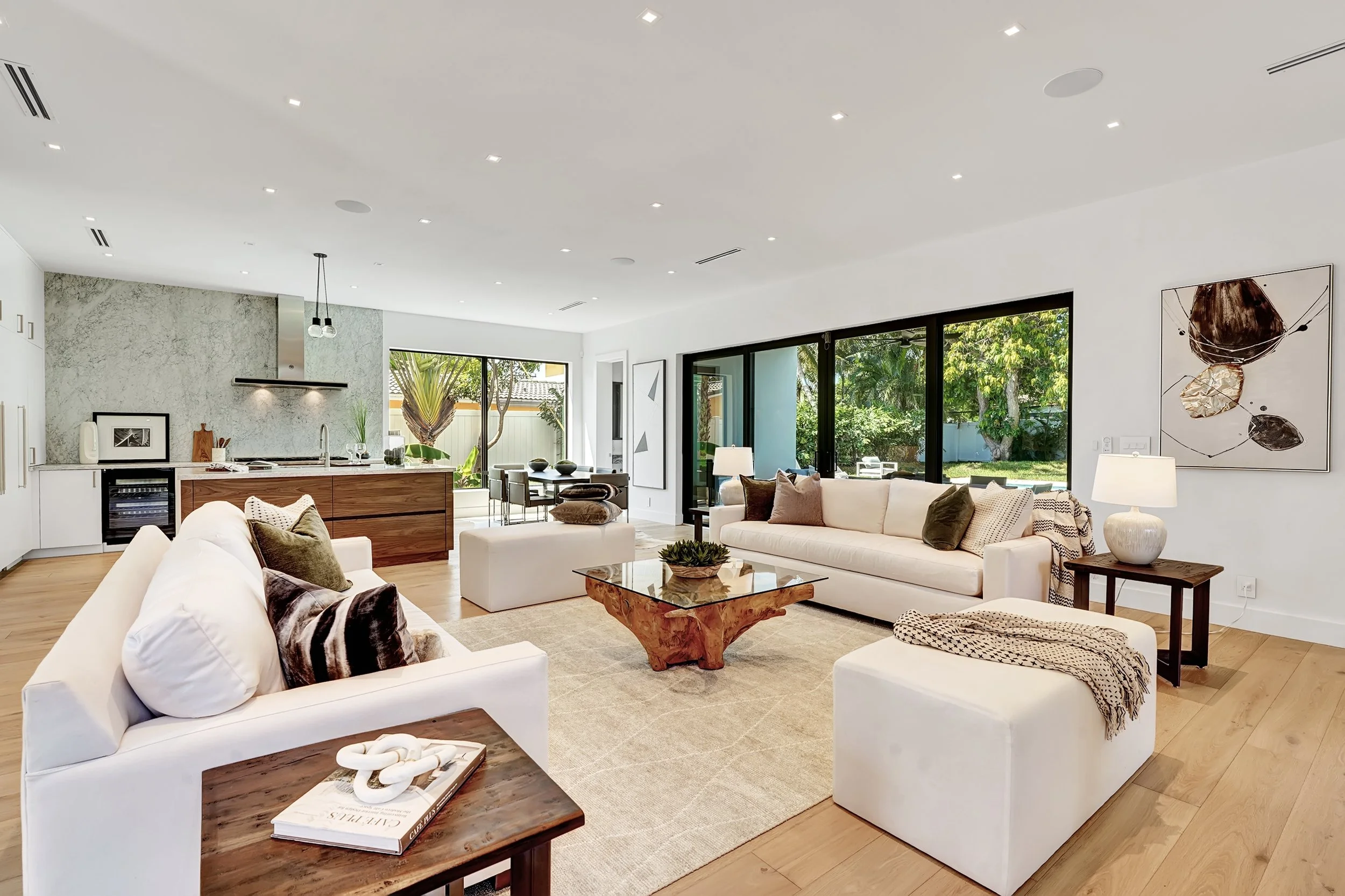 855 NW 4th Ave, Boca Raton - Living Room
