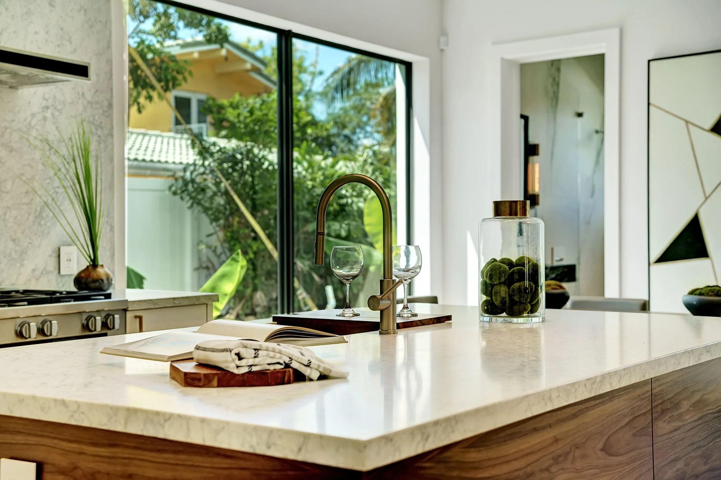 855 NW 4th Ave, Boca Raton - Kitchen