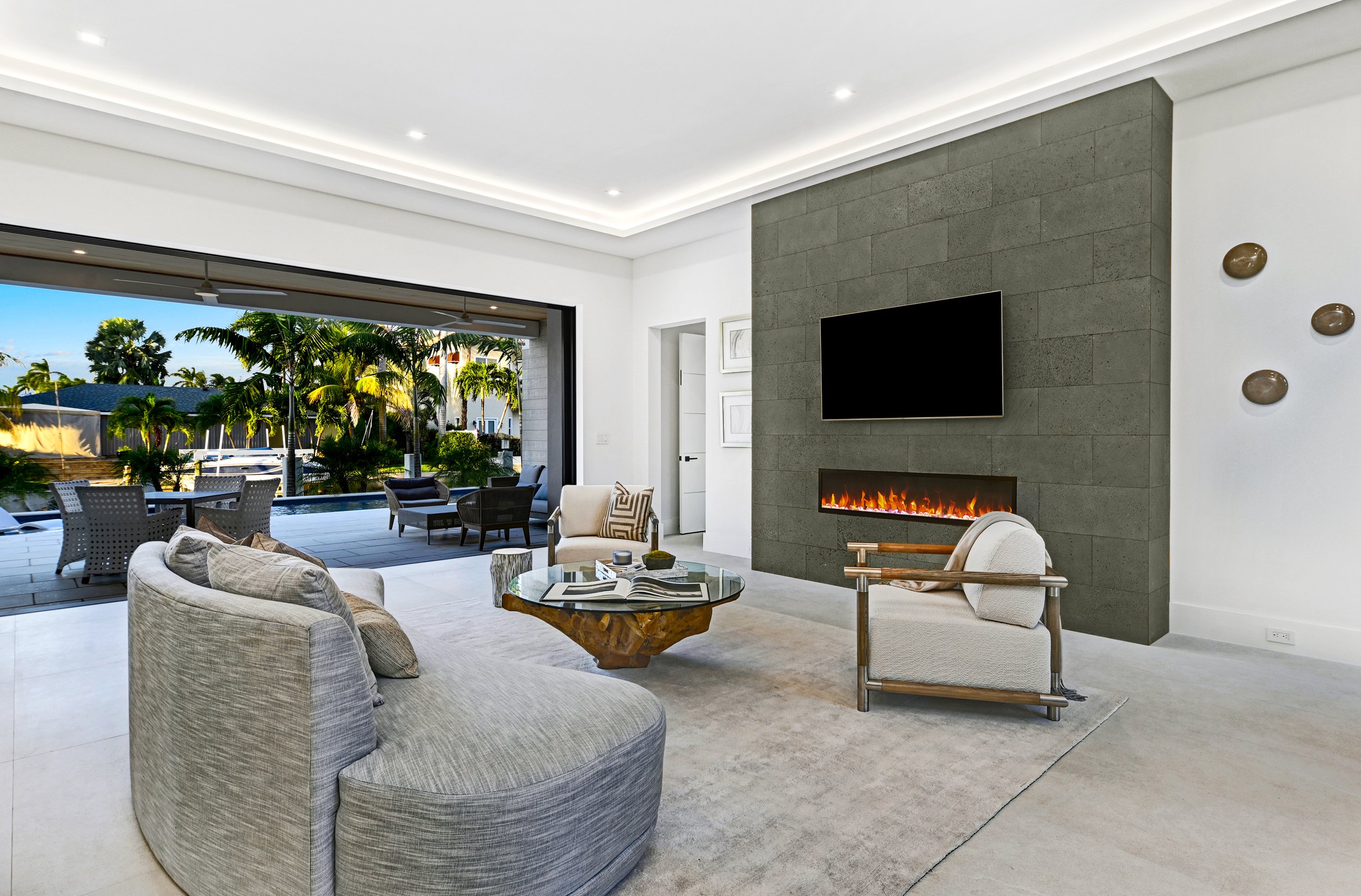 933 Allamanda Drive - Living Room